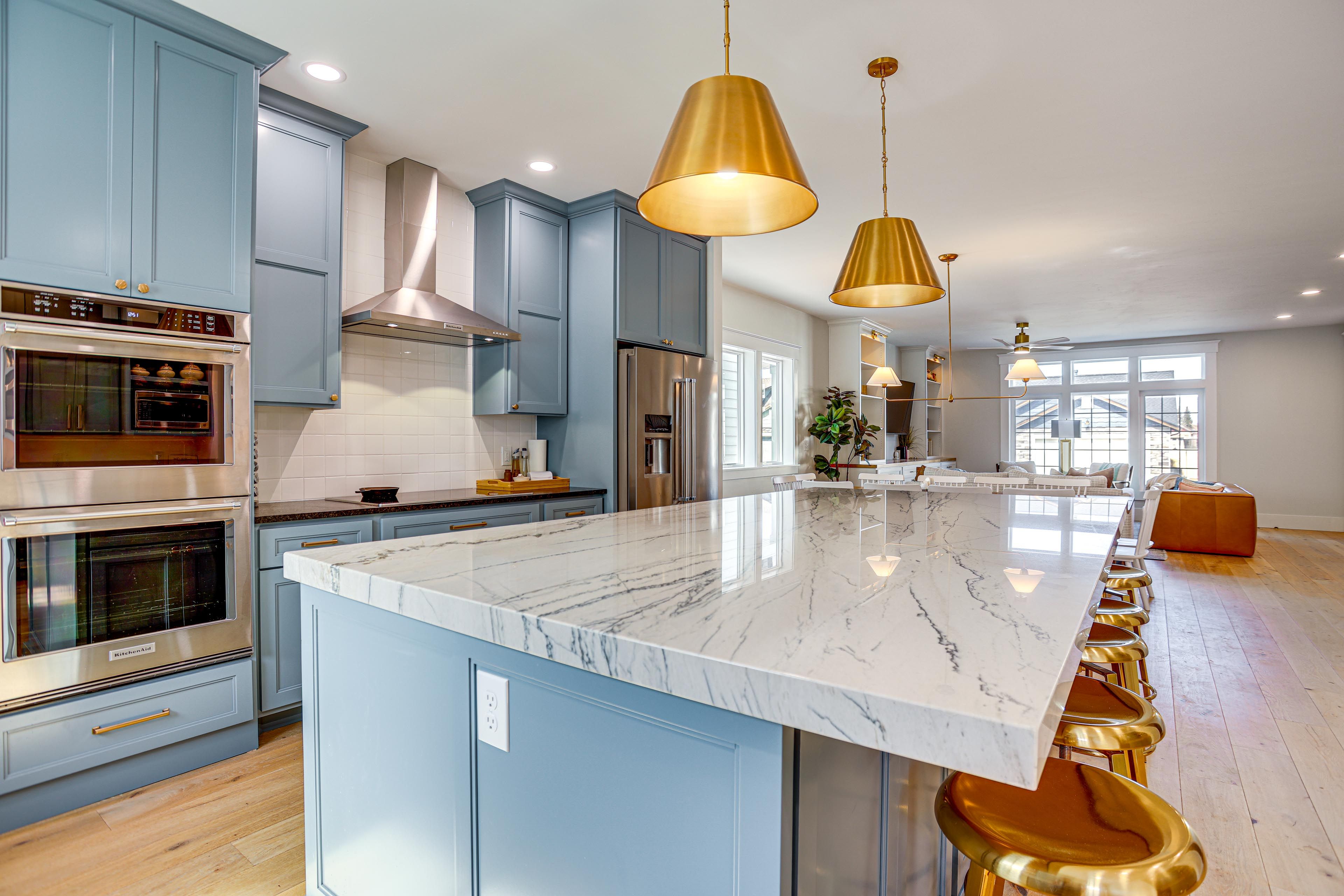 Well-Equipped Kitchen | Breakfast Bar