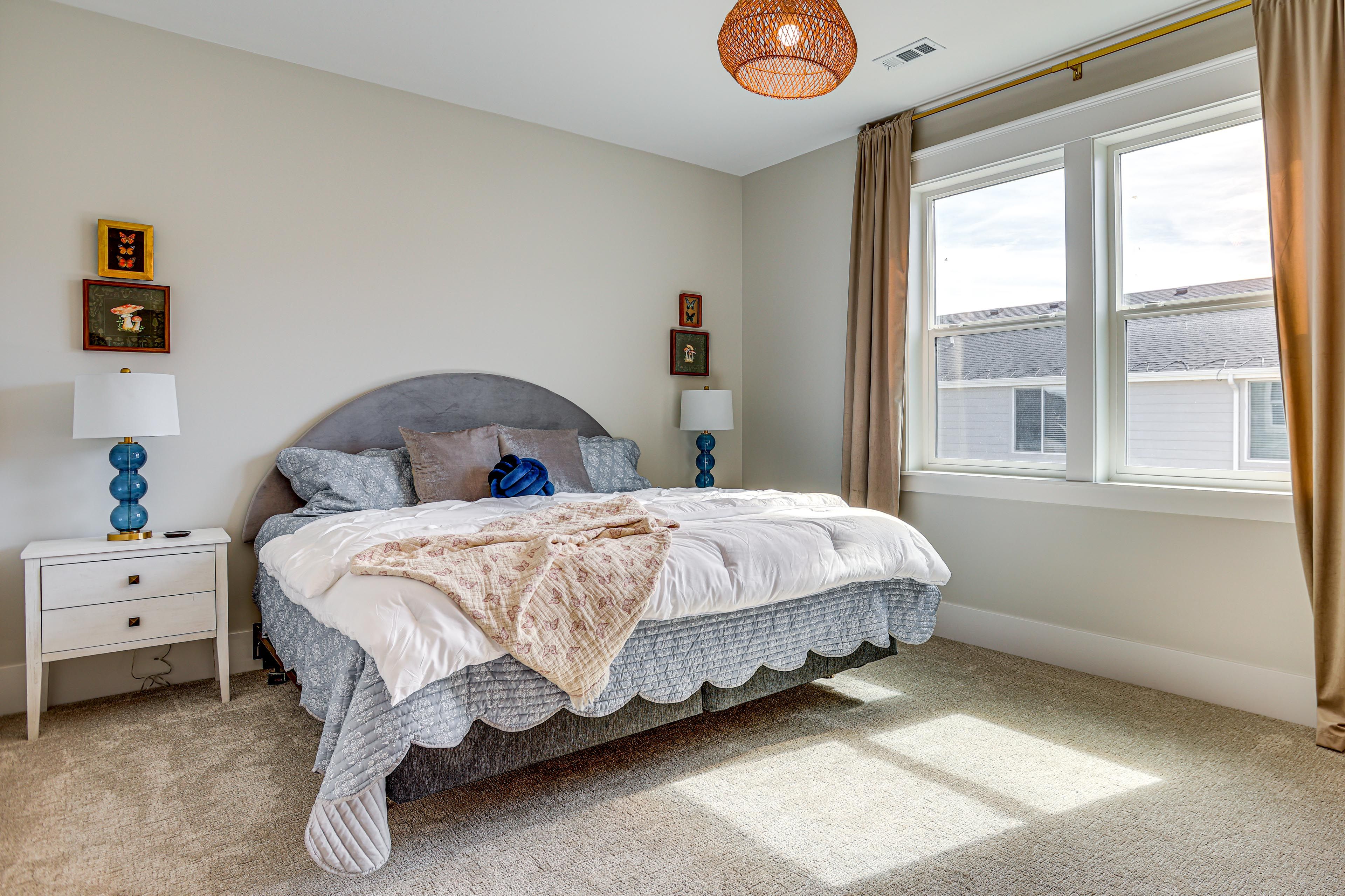 Bedroom 2 | 2nd Floor | King Bed