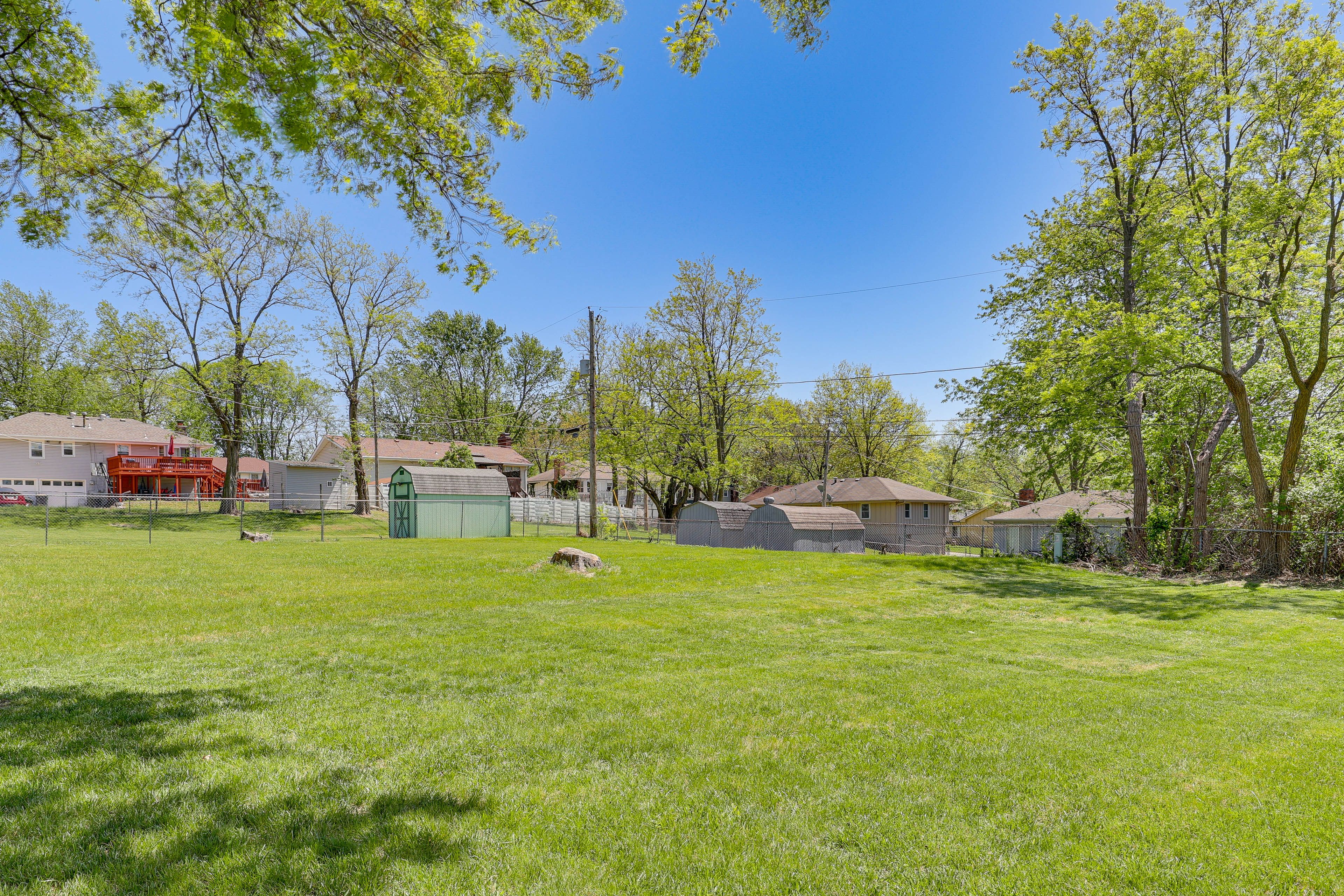 Spacious Yard | Charcoal Grill