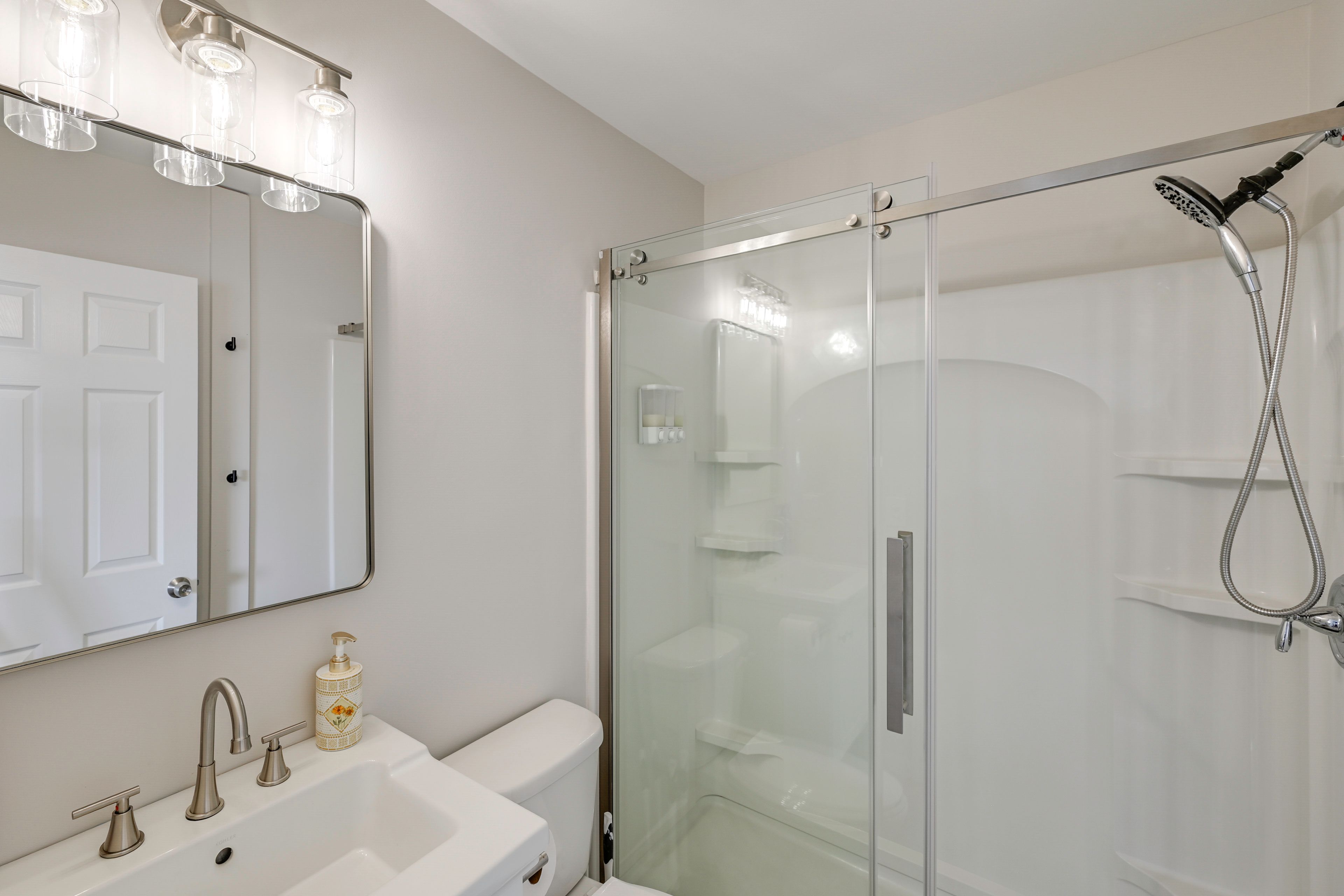 Full Bathroom | 2nd Floor