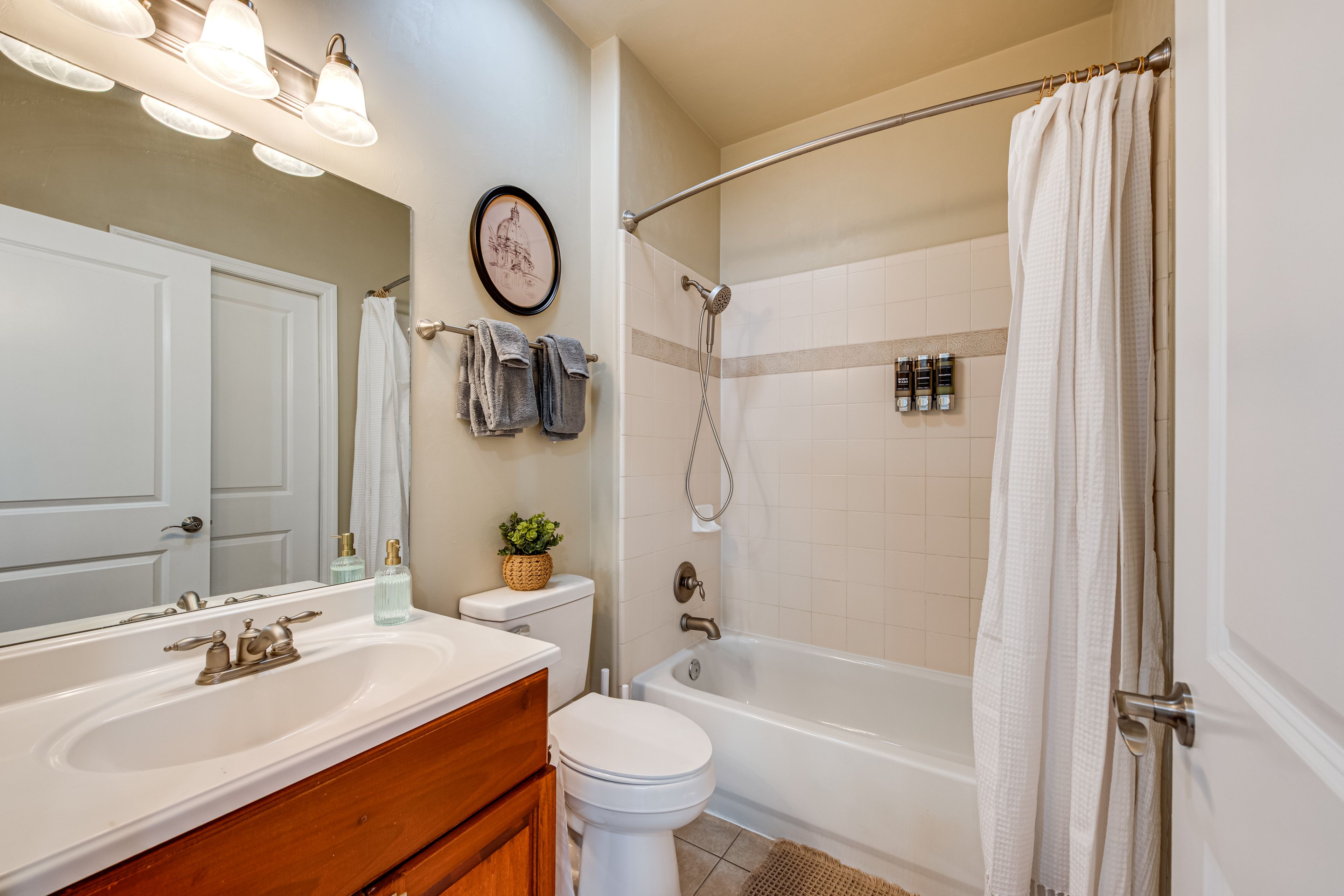 Full Bathroom | 1st Floor