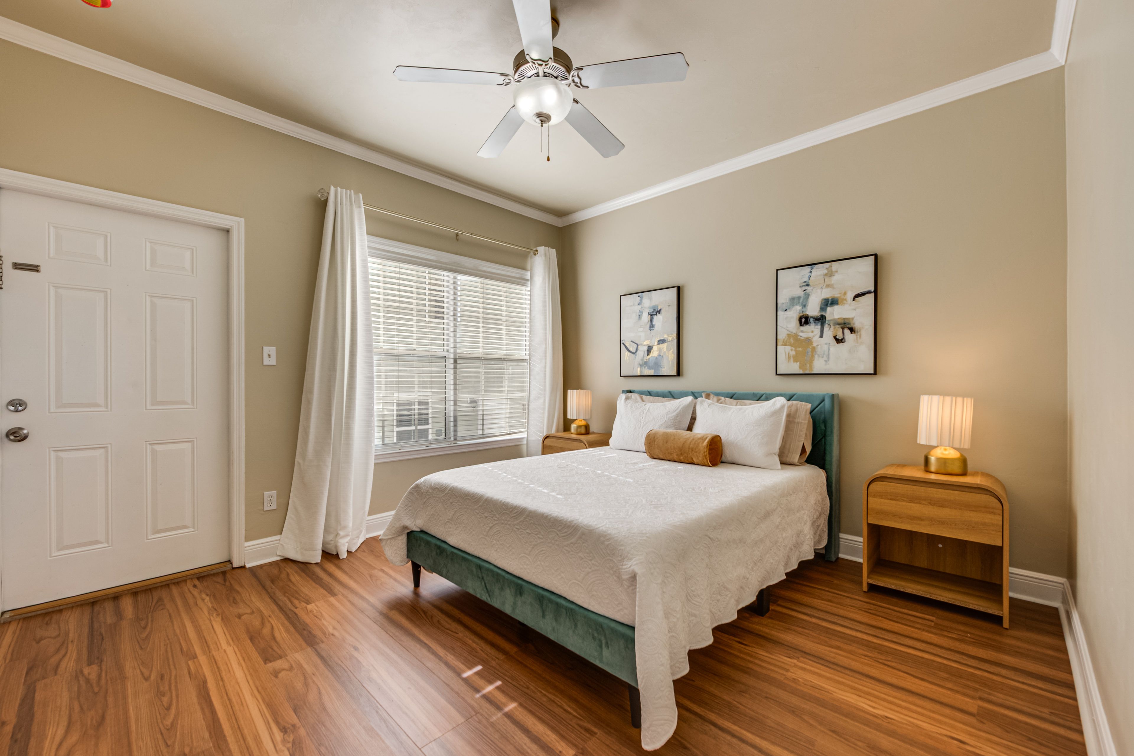 Bedroom 1 | Queen Bed | 1st Floor