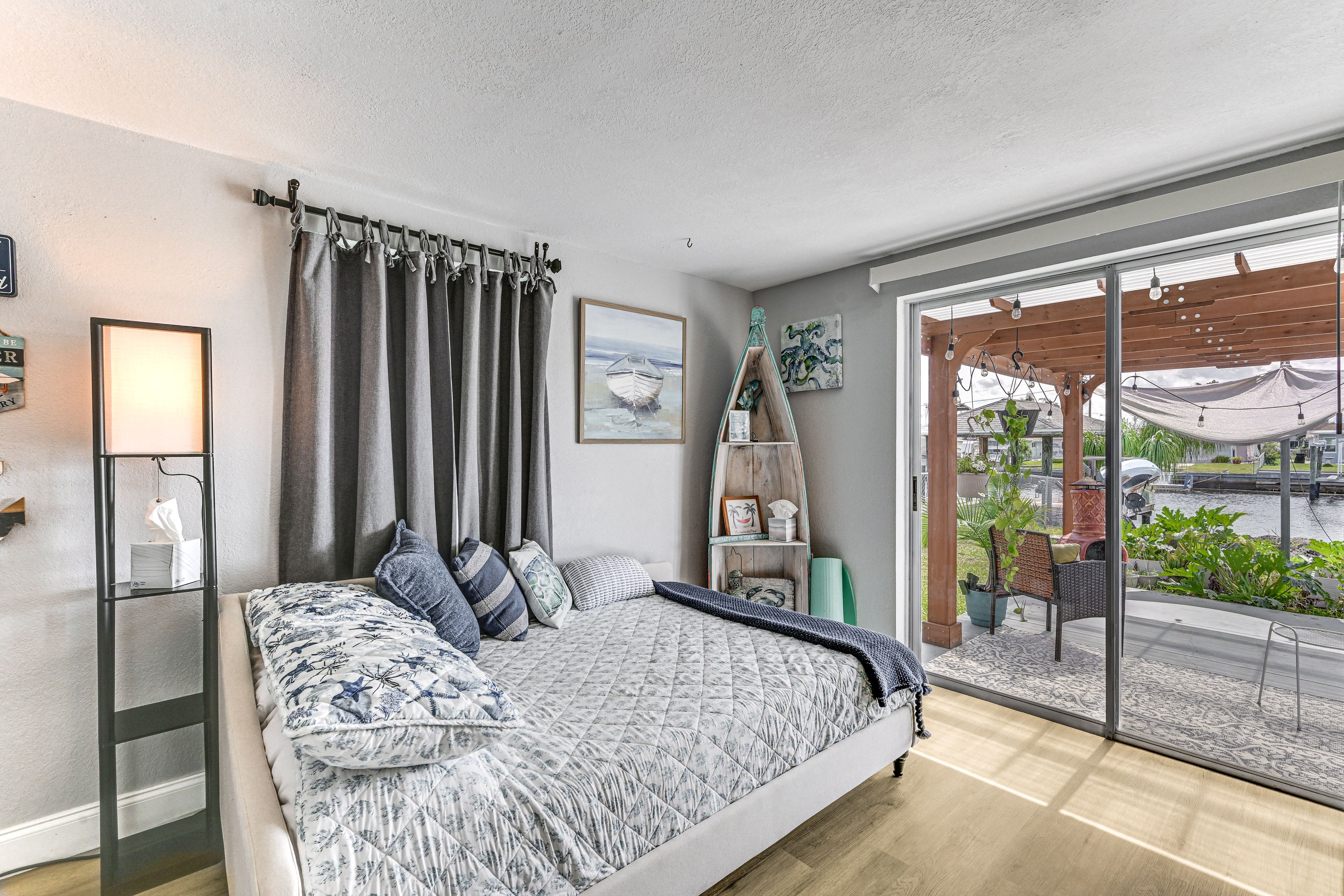 Studio Interior | Full Bed