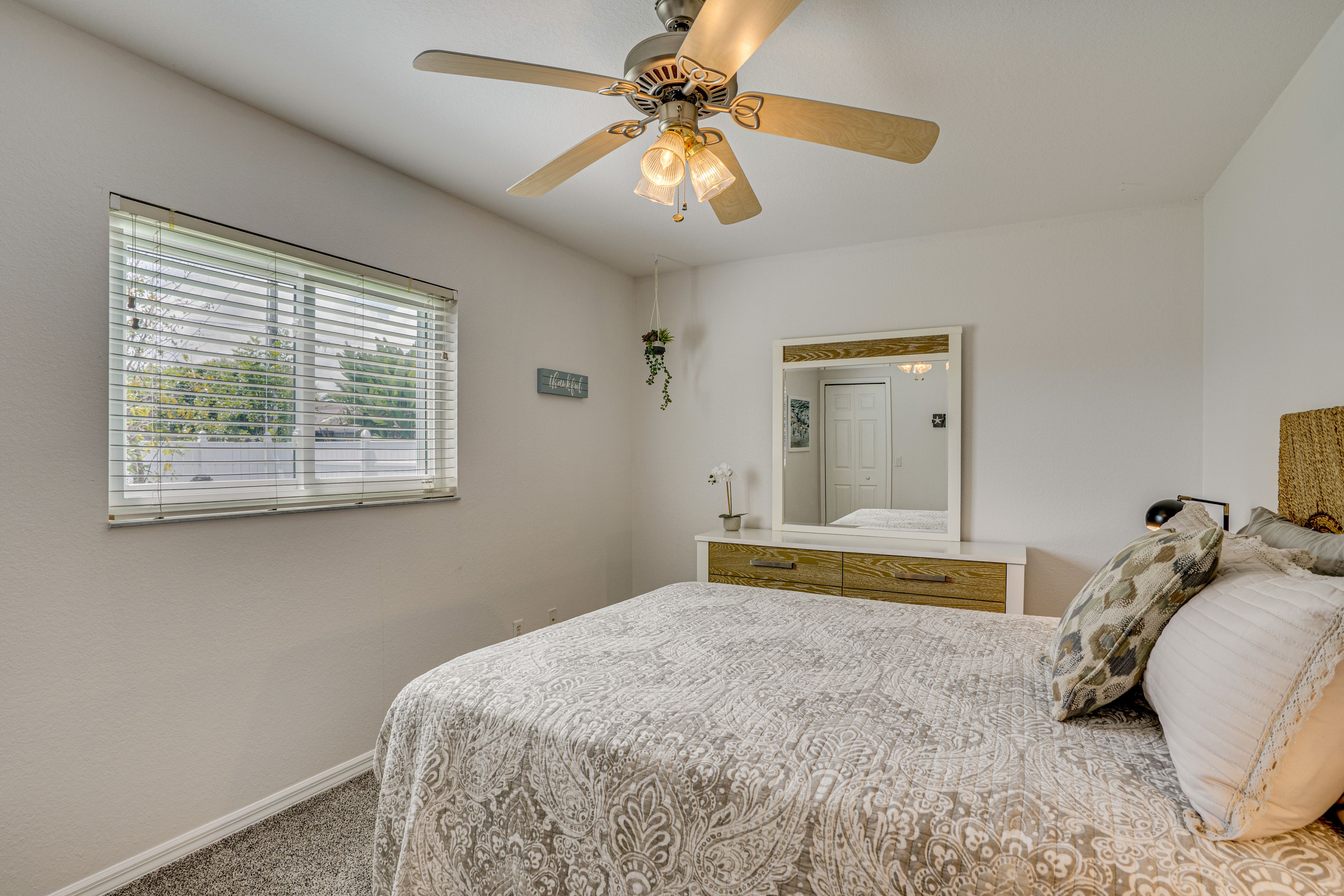 Bedroom 3 | Queen Bed