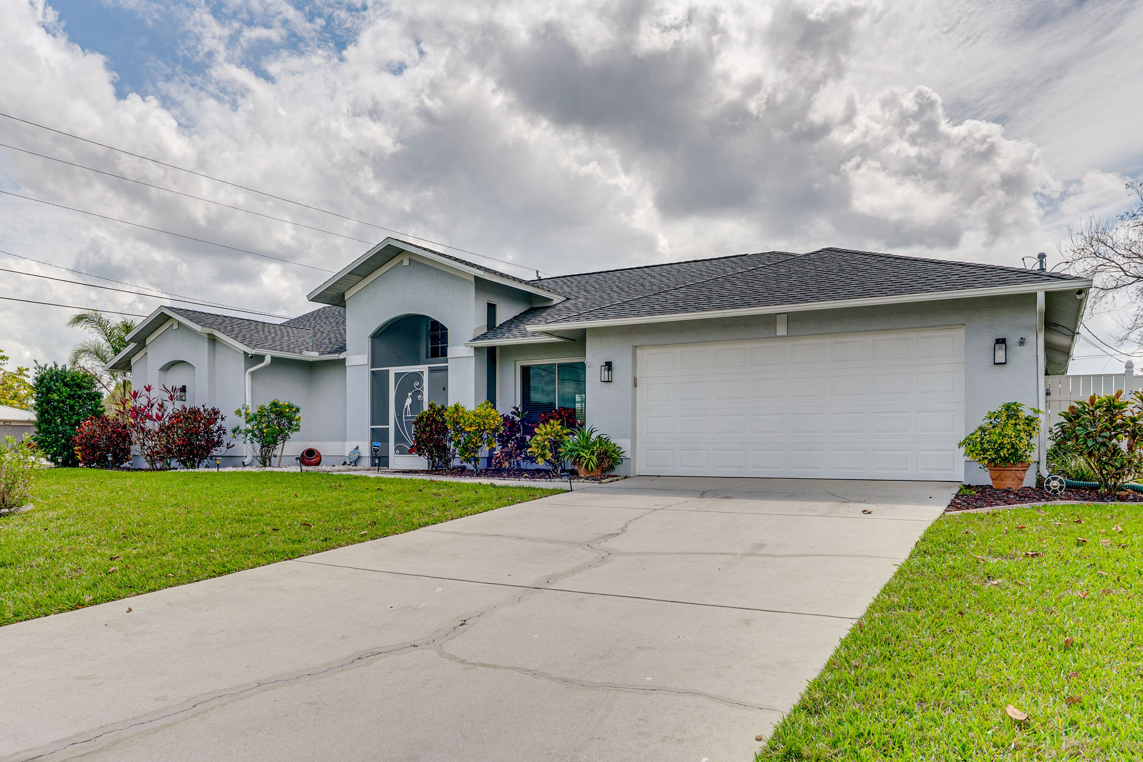 Driveway Parking (3 Vehicles)