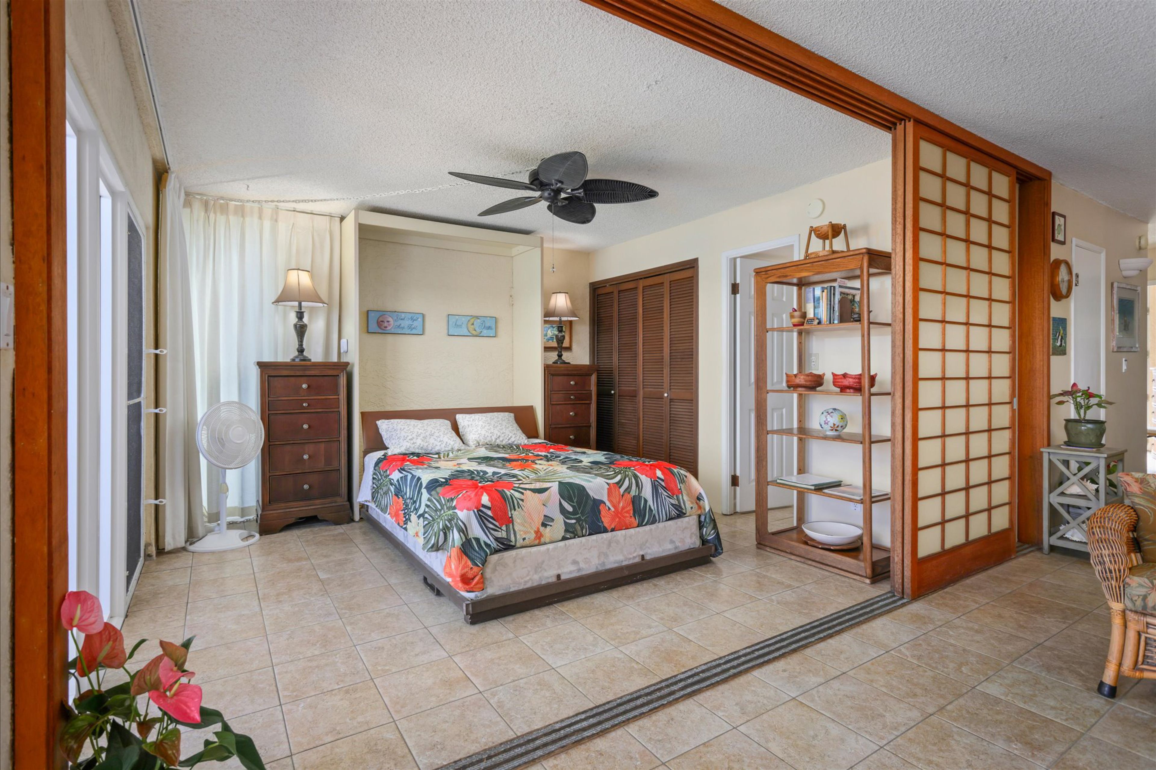 Bedroom 1 | Queen Murphy Bed