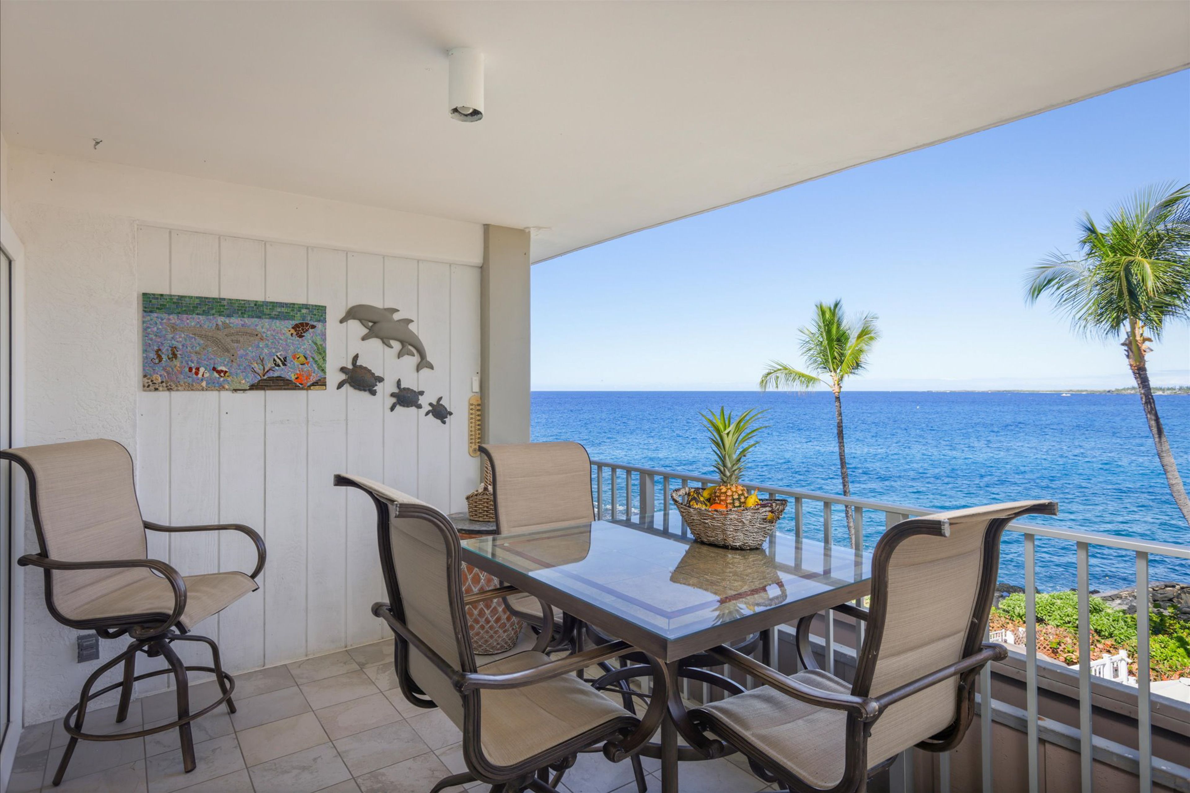 Kailua-Kona Vacation Rental | 2BR | 2BA | 761 Sq Ft | Stairs Required