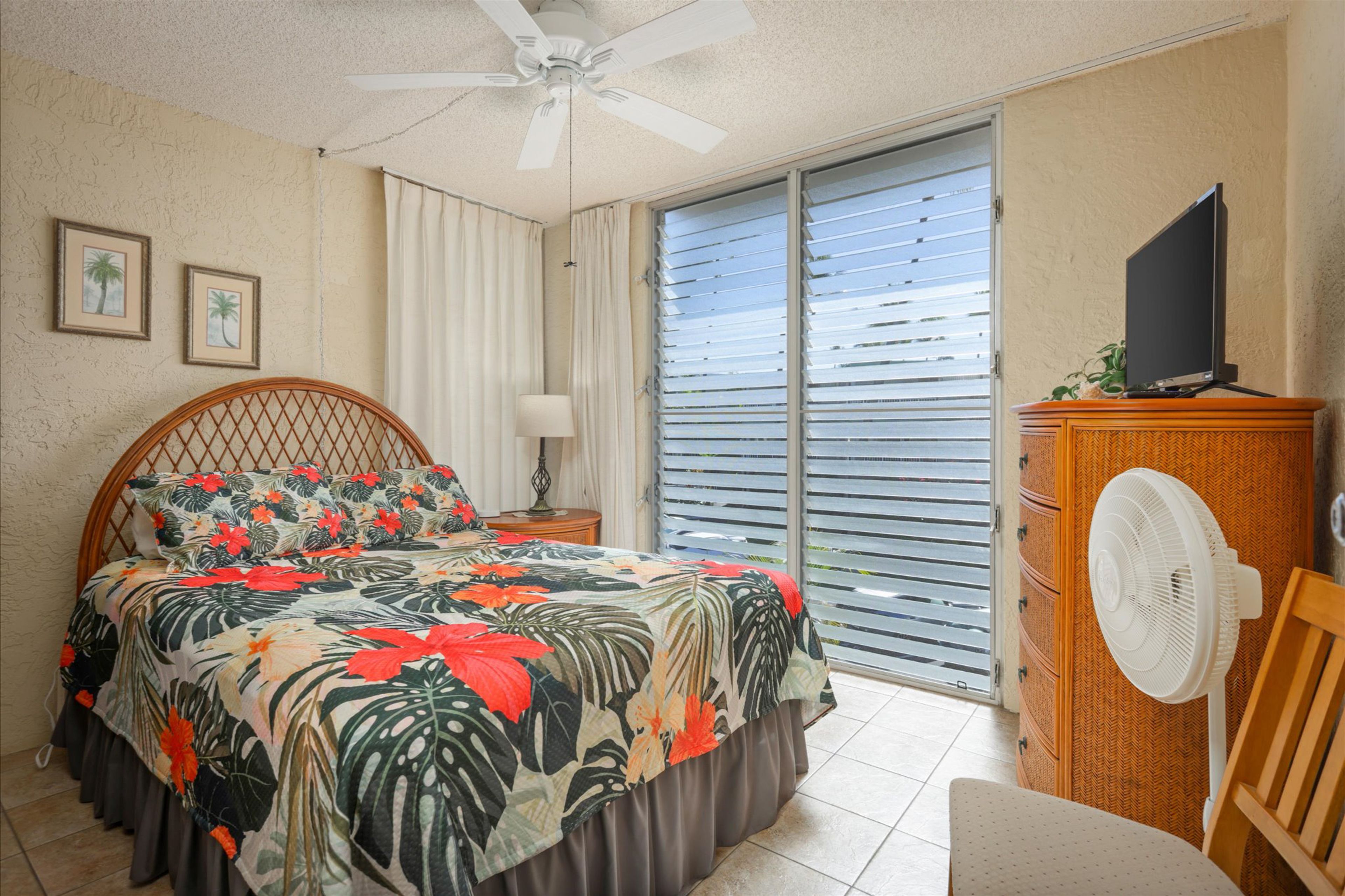 Bedroom 2 | Queen Bed