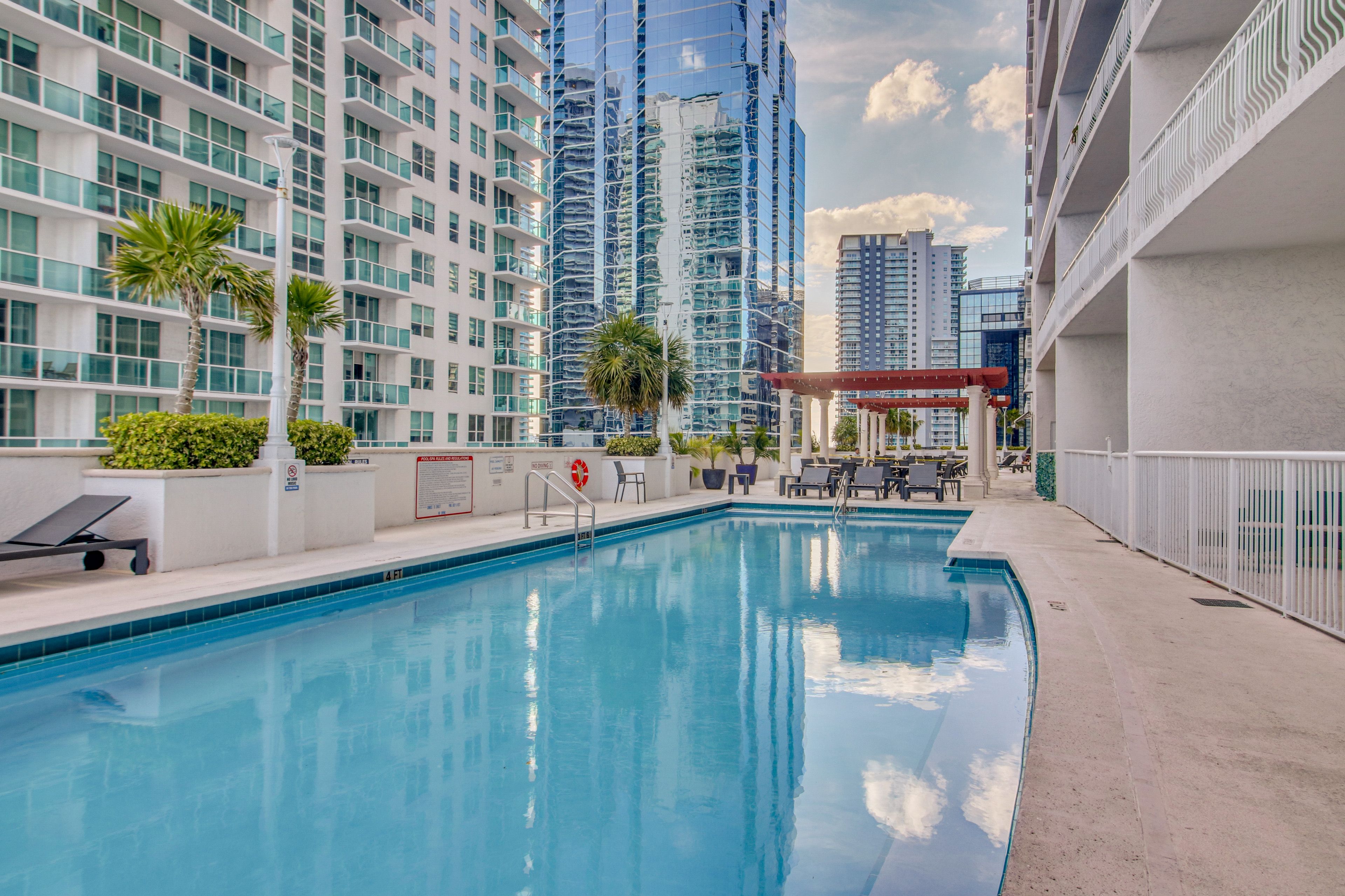 Community Pool | The Club at Brickell Bay