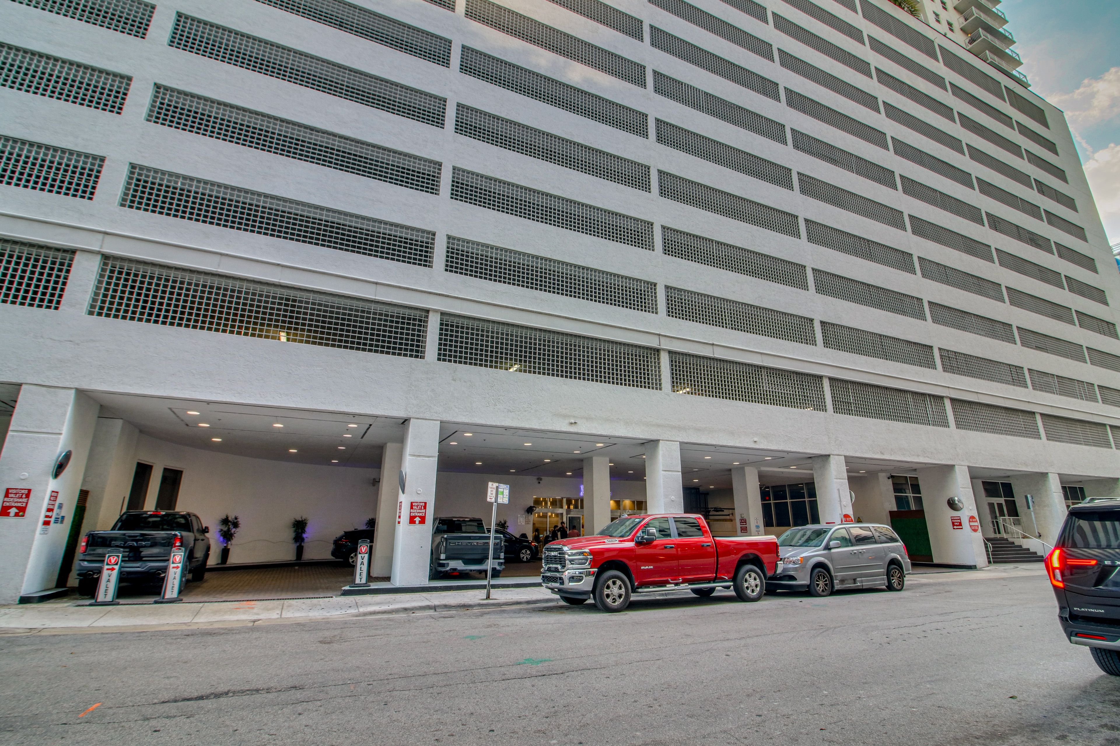 Parking | Community Garage (1 Vehicle)