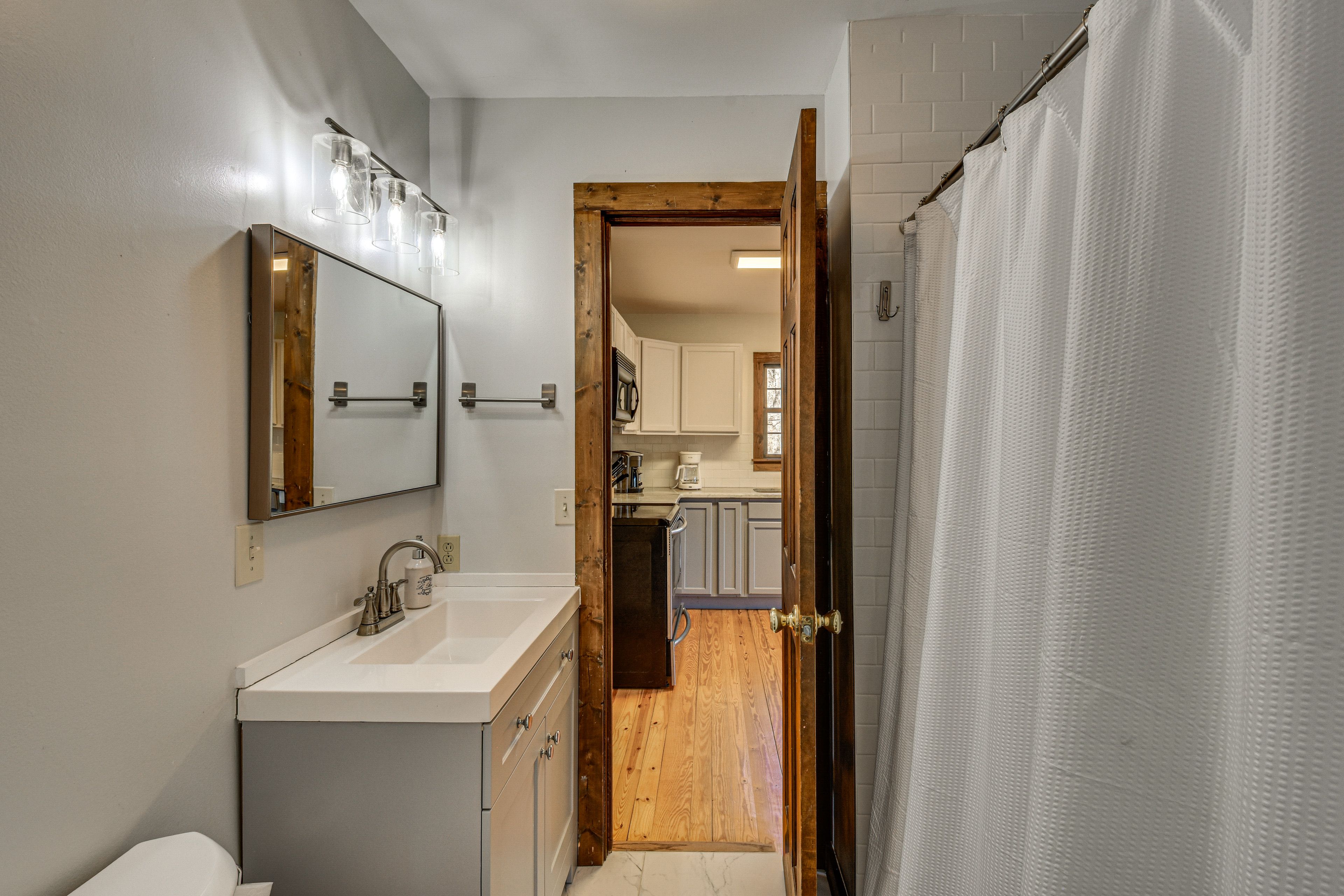 Full Bathroom