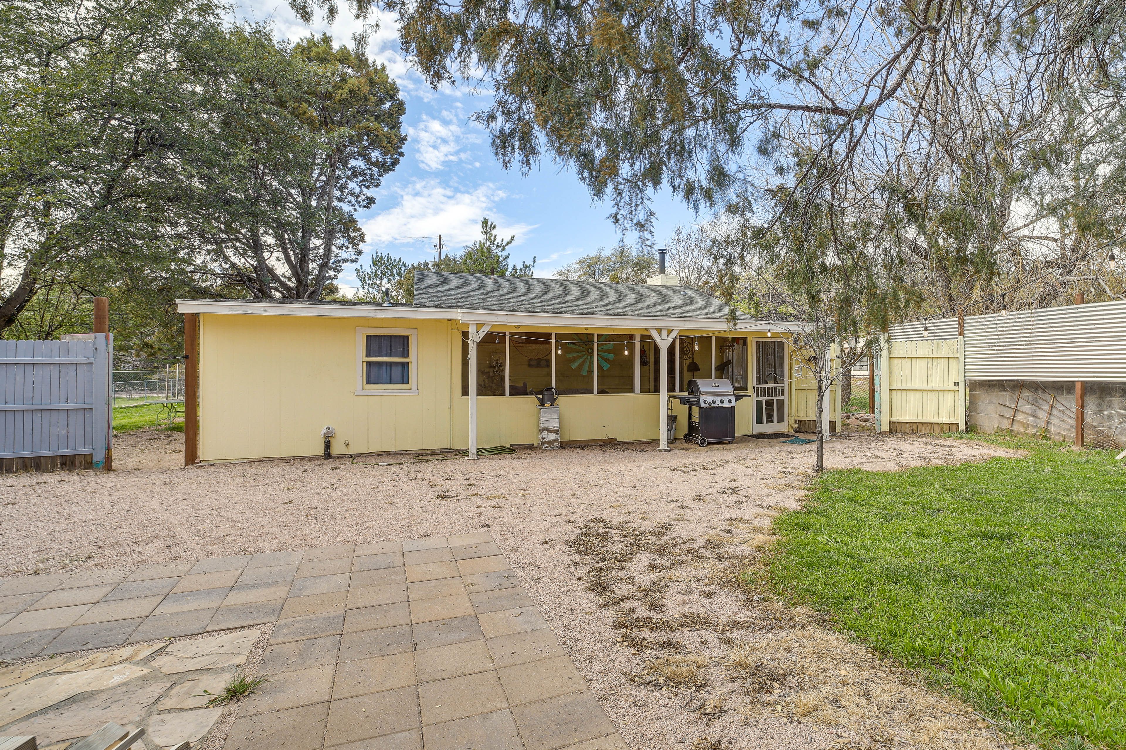Backyard | Gas Grill | Fire Pit