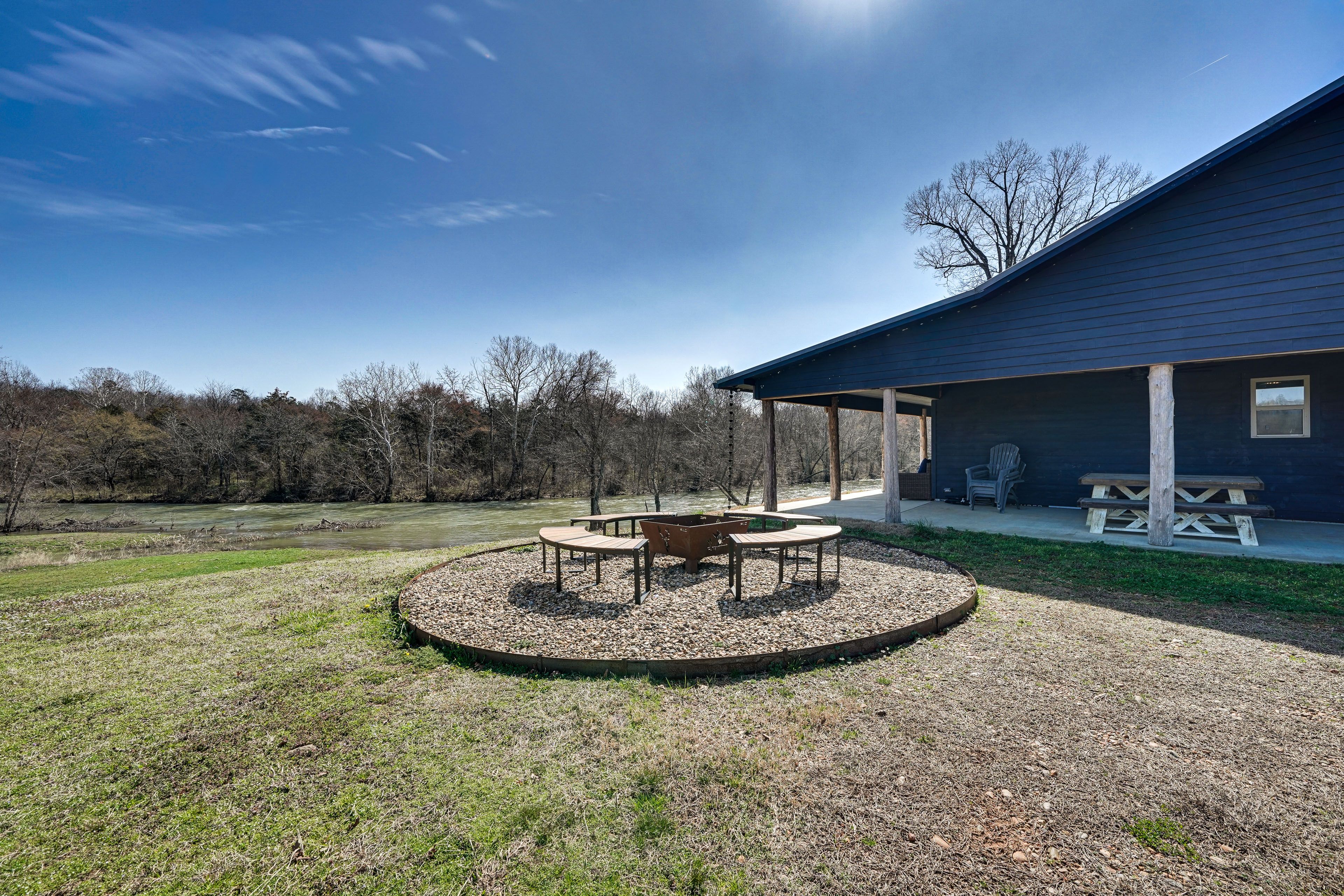 Wood-Burning Fire Pit w/ Seating