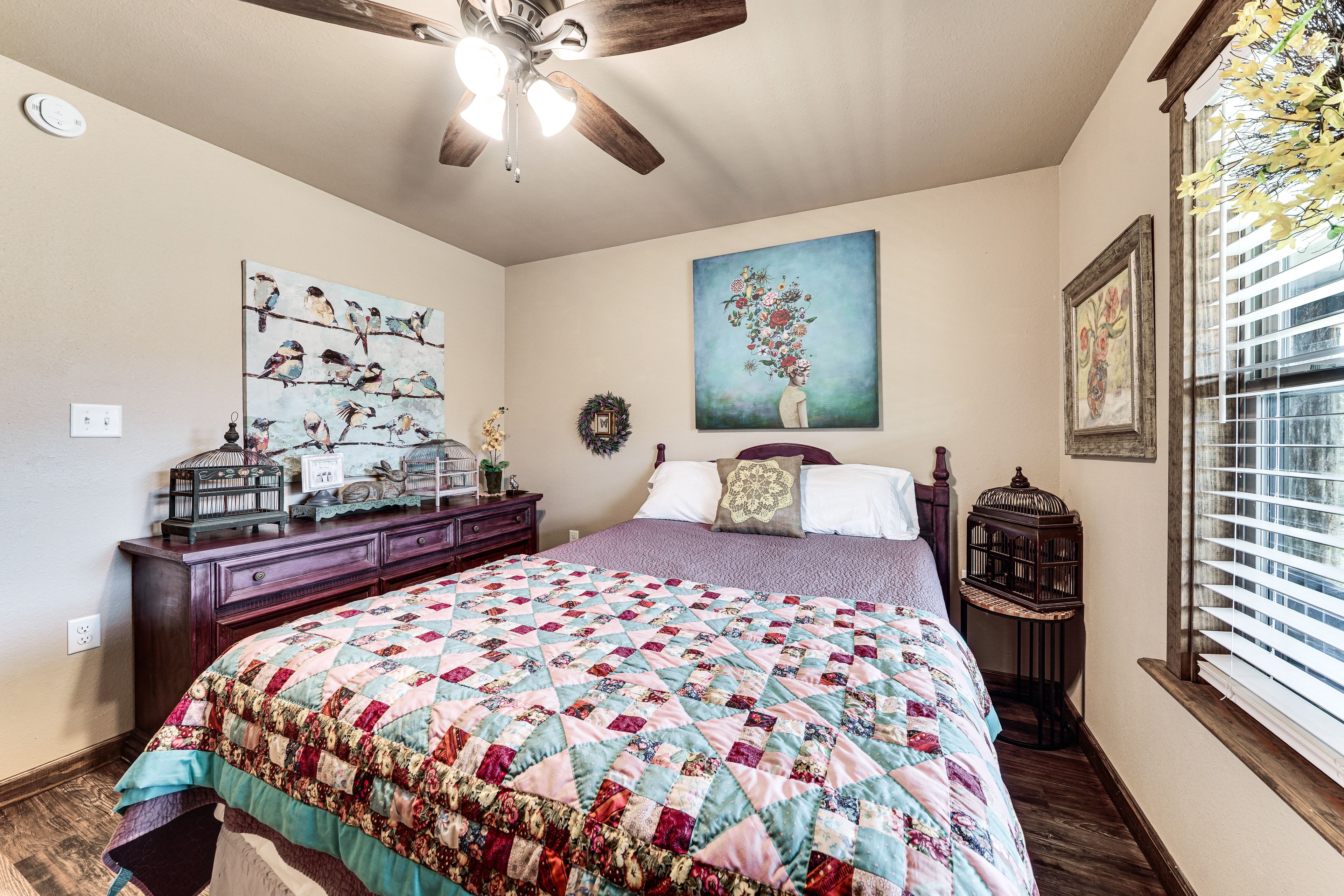 Bedroom 2 | Queen Bed