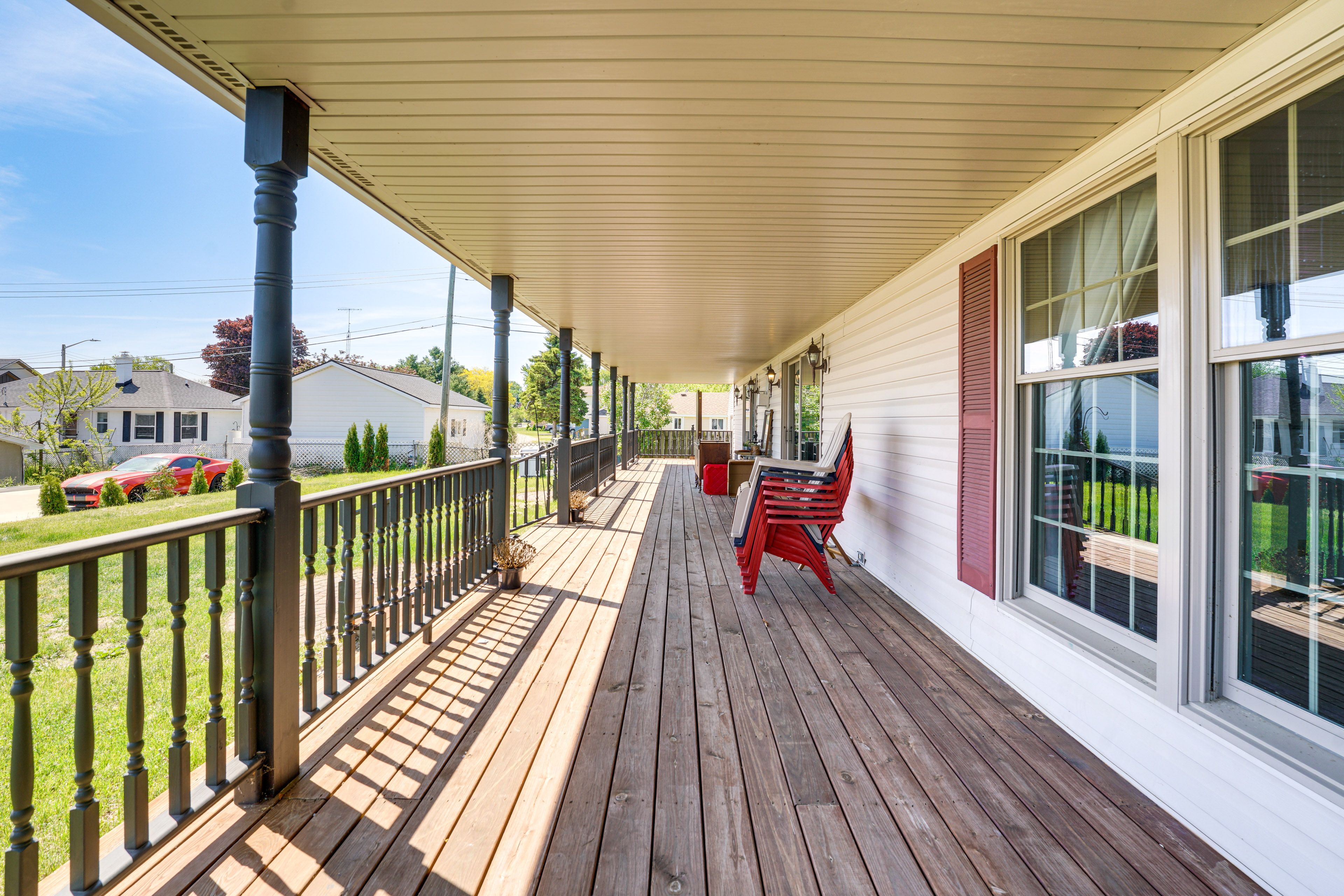 Spacious Yard | Picnic Table | Furnished Porch