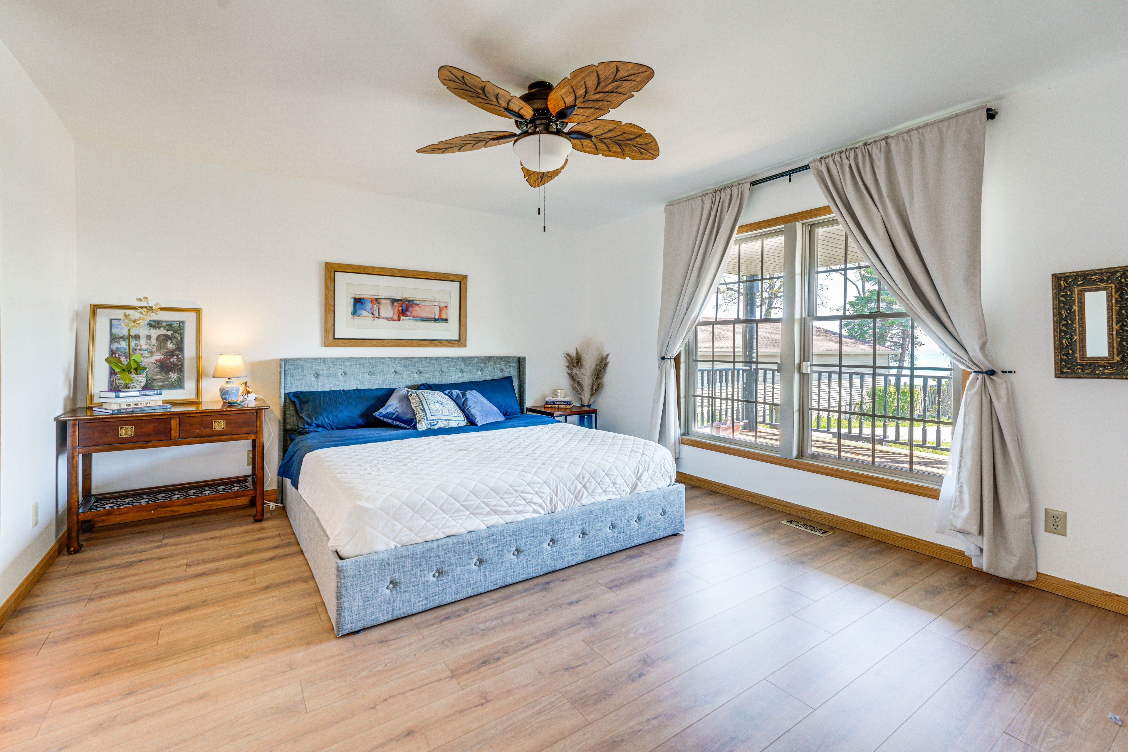 Bedroom 1 | 1st Floor | King Bed