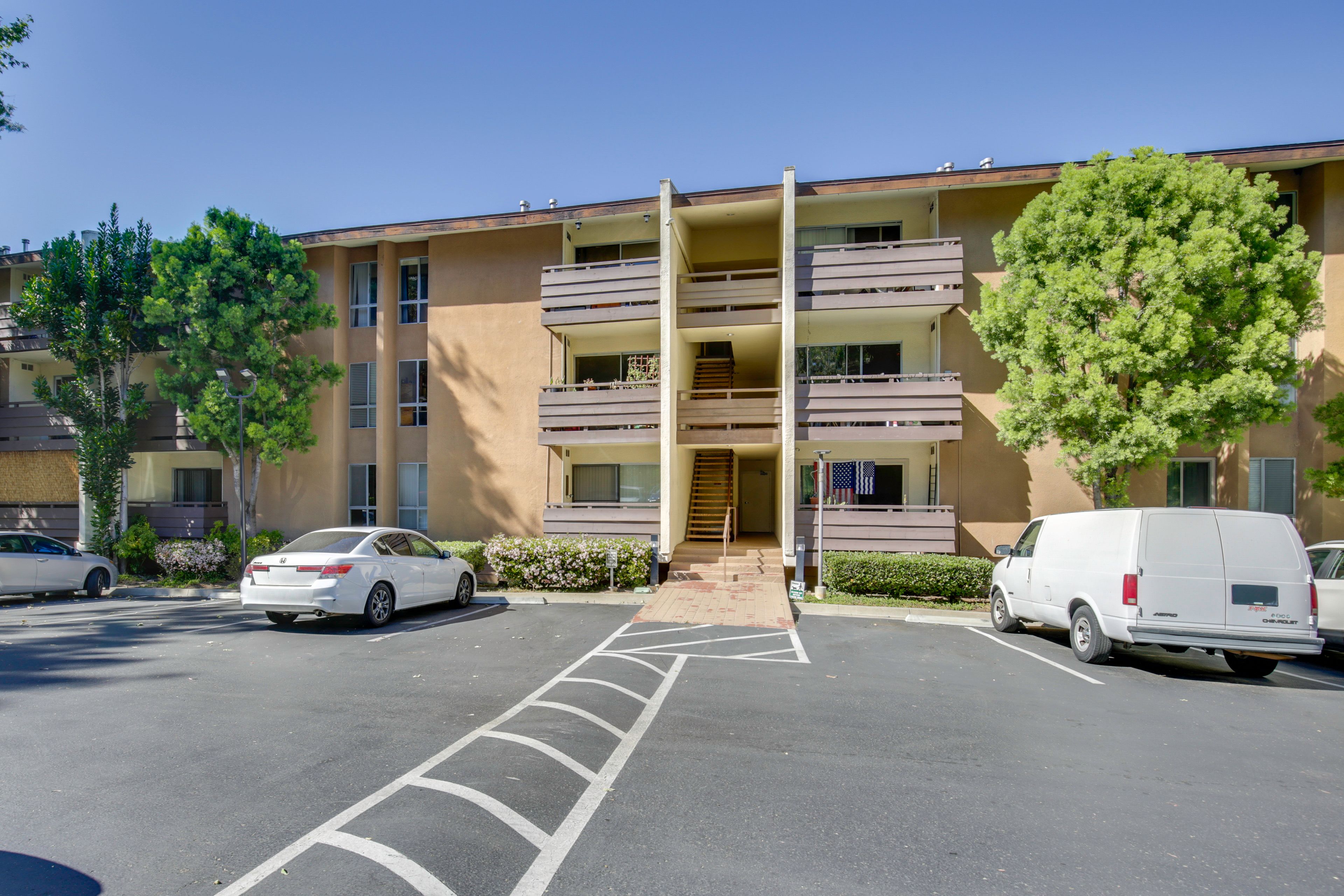 Visitor Parking (1 Vehicle, Permit Provided)