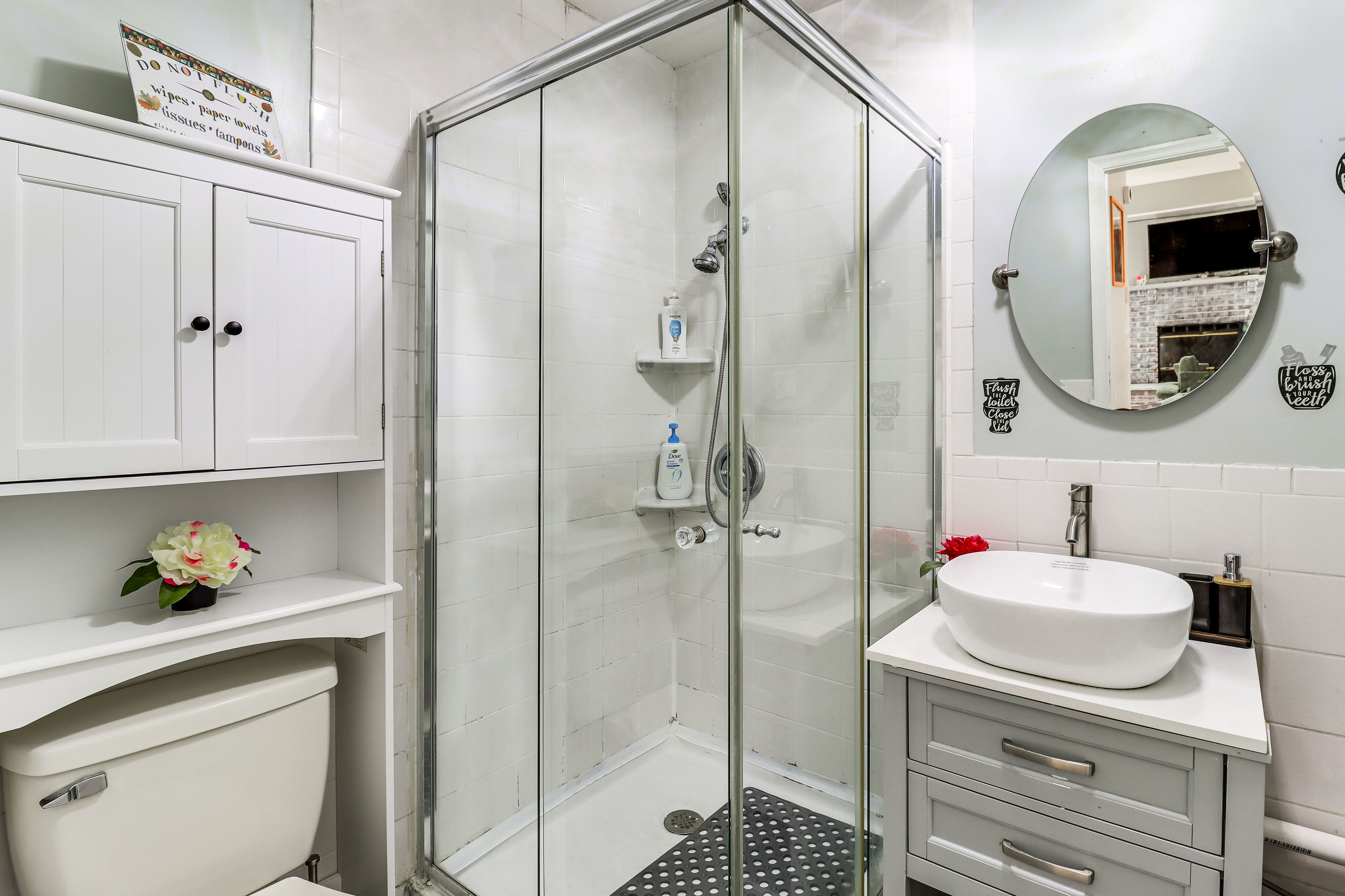 Bathroom | 1st Floor