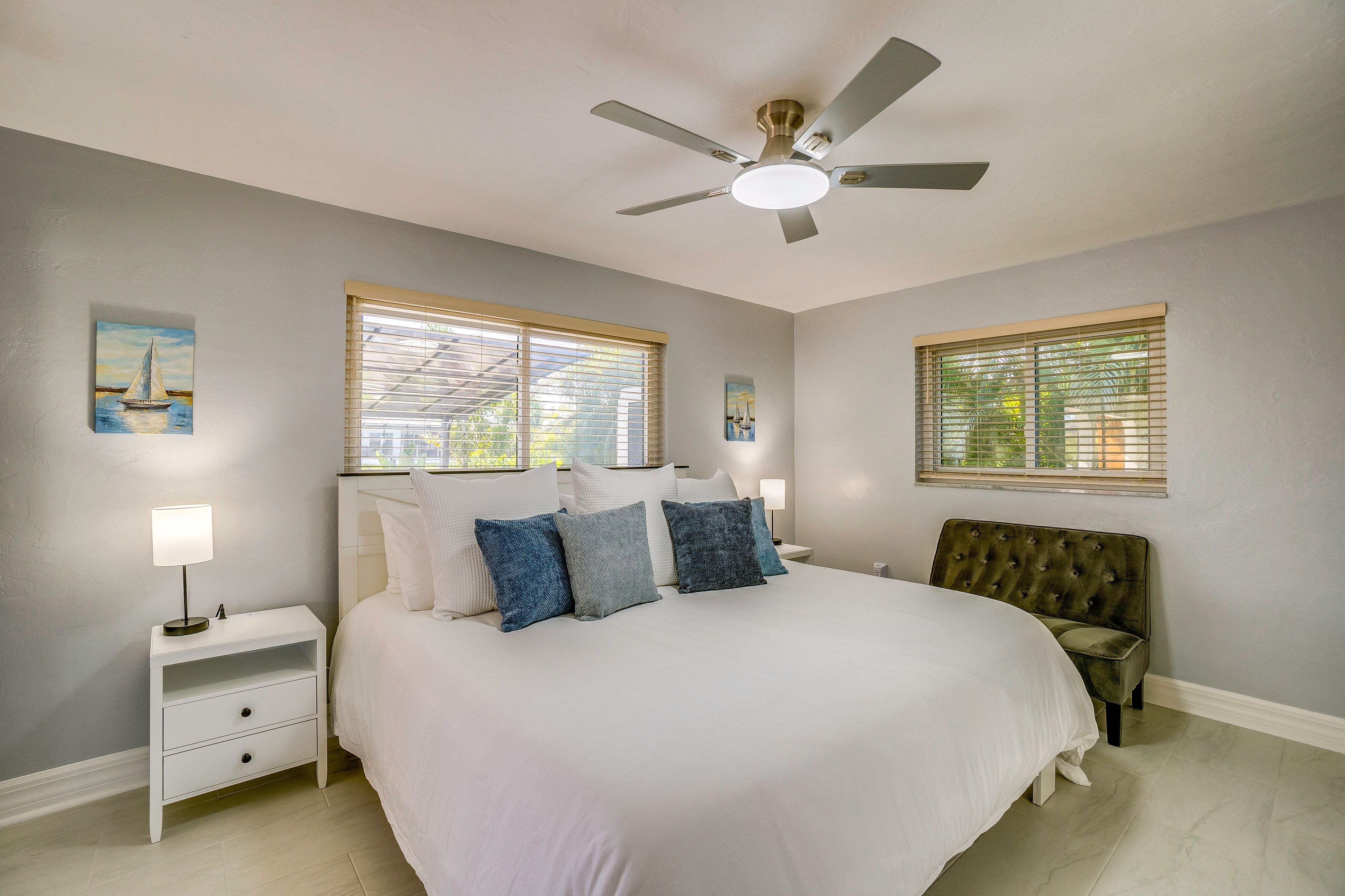 Bedroom 2 | King Bed
