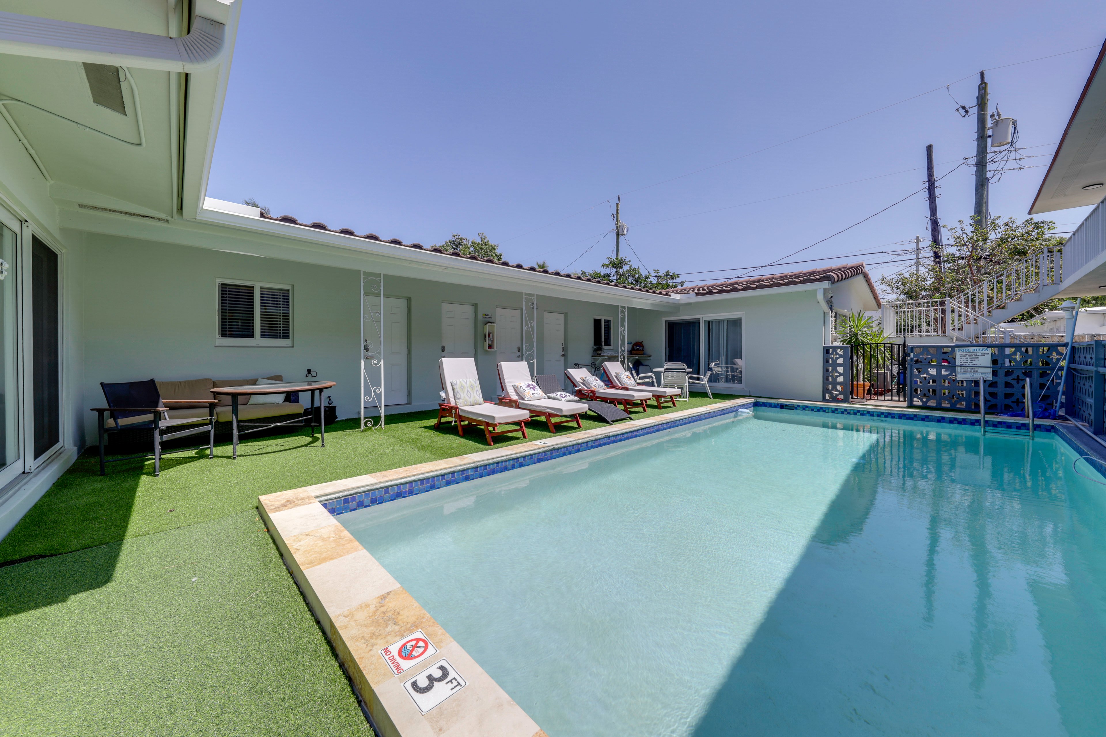 Pompano Beach Pointe | Community Pool Area