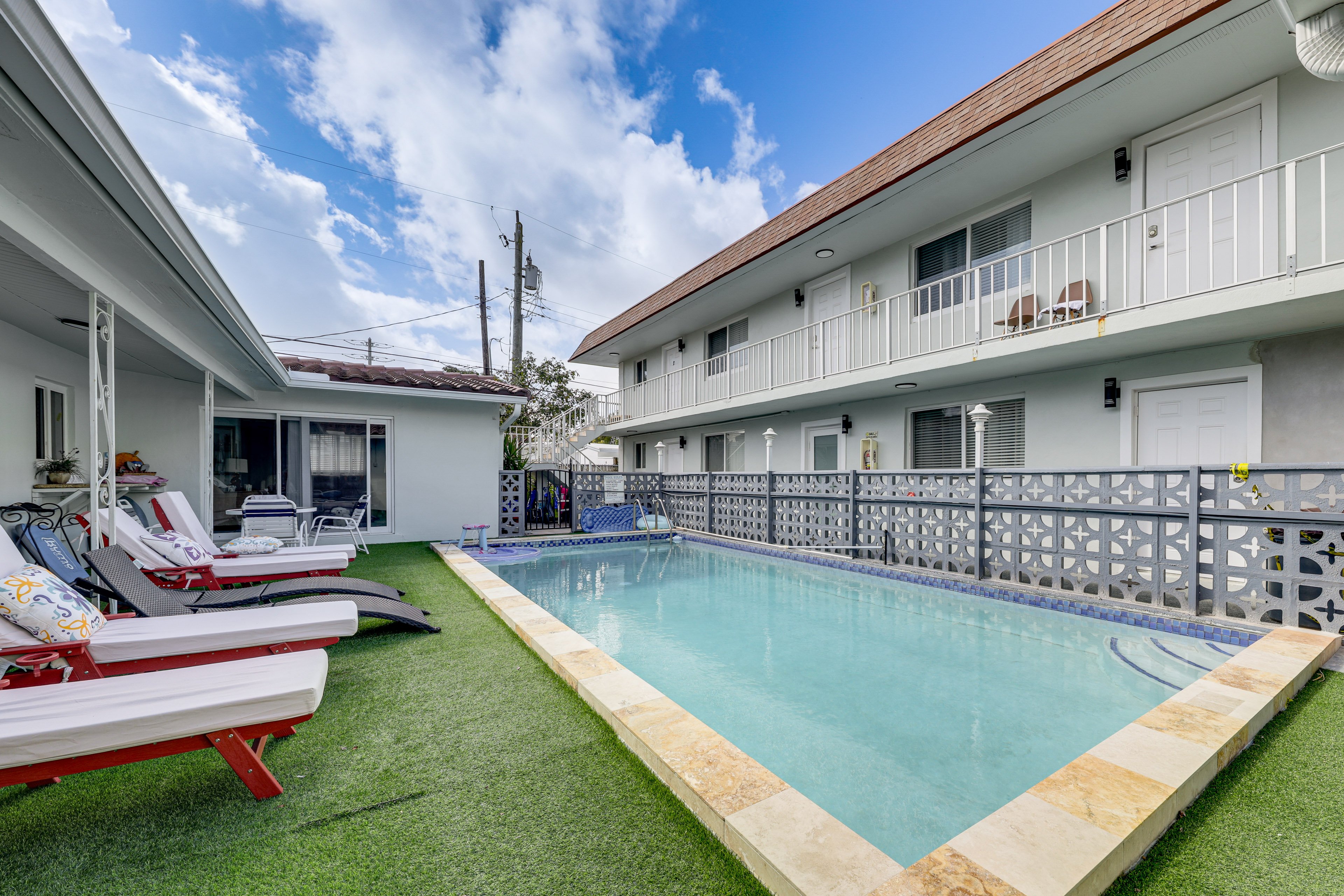Pompano Beach Vacation Rental | 2BR | 2BA | 950 Sq Ft