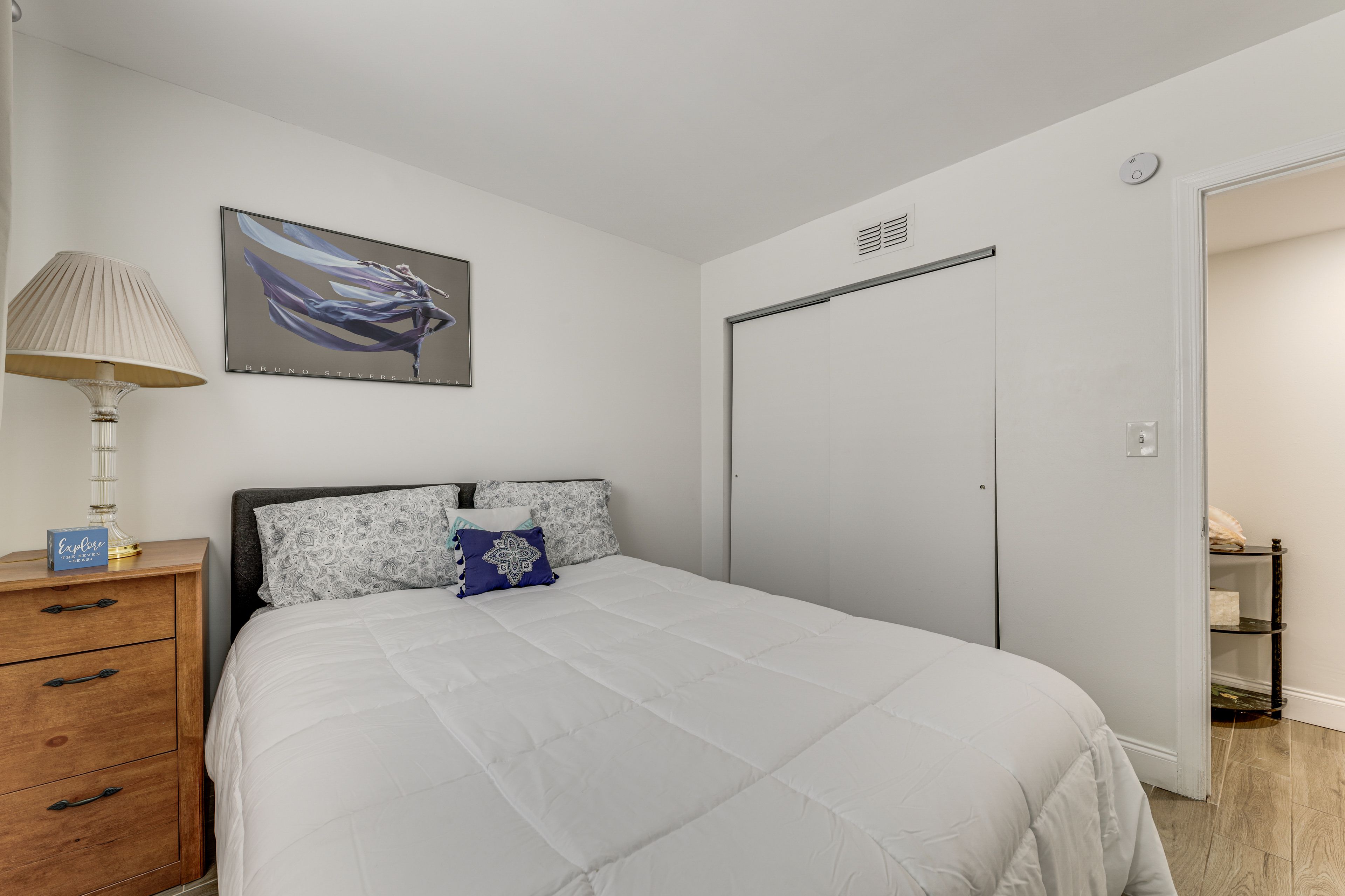 Bedroom 2 | Queen Bed