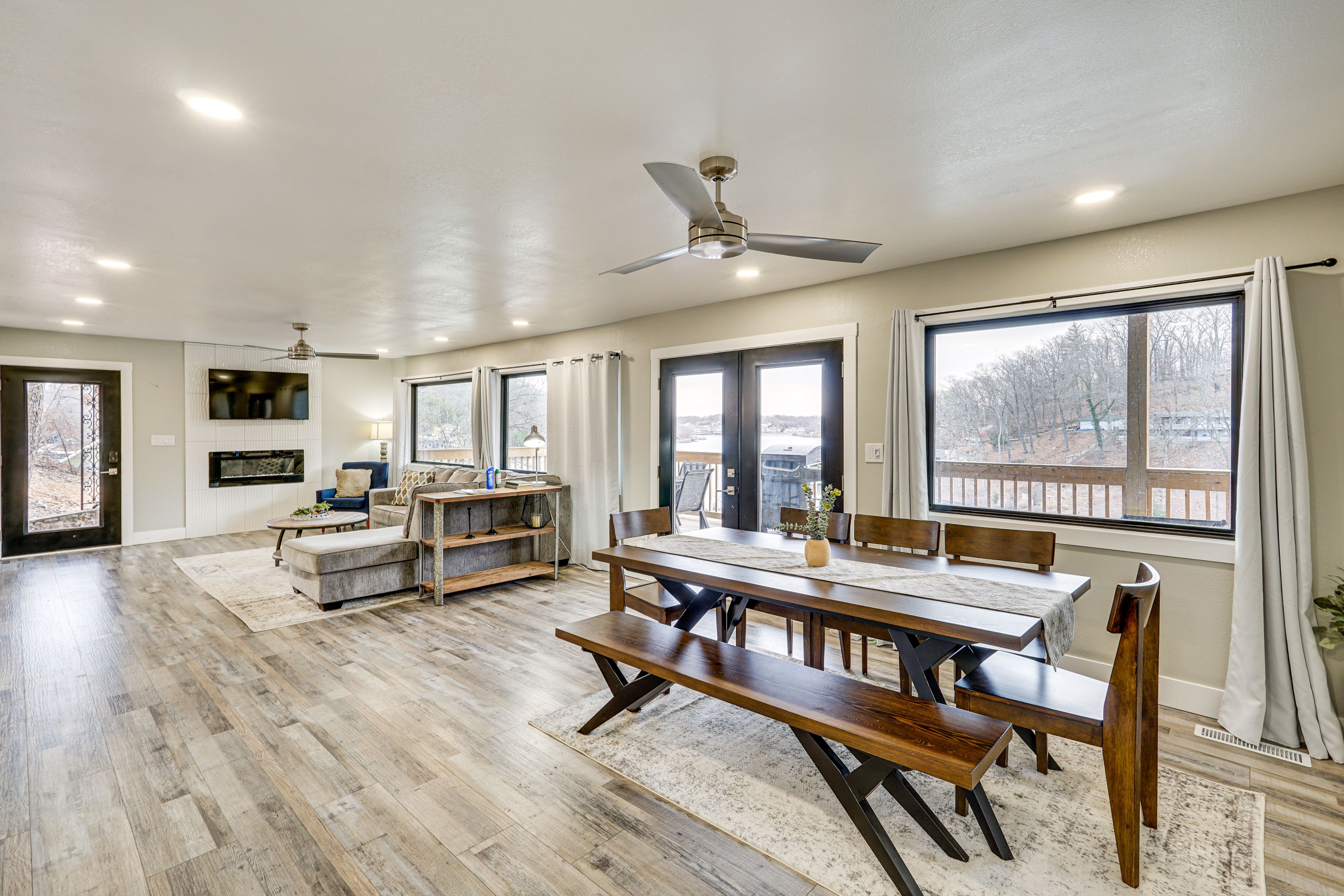 Dining Area | Main Level