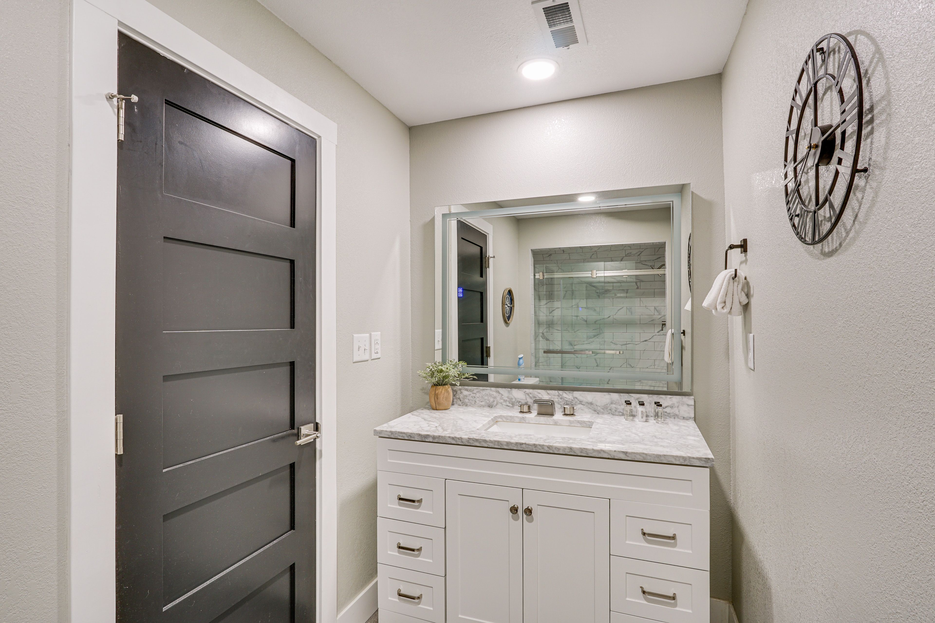 Bathroom | Upper Level