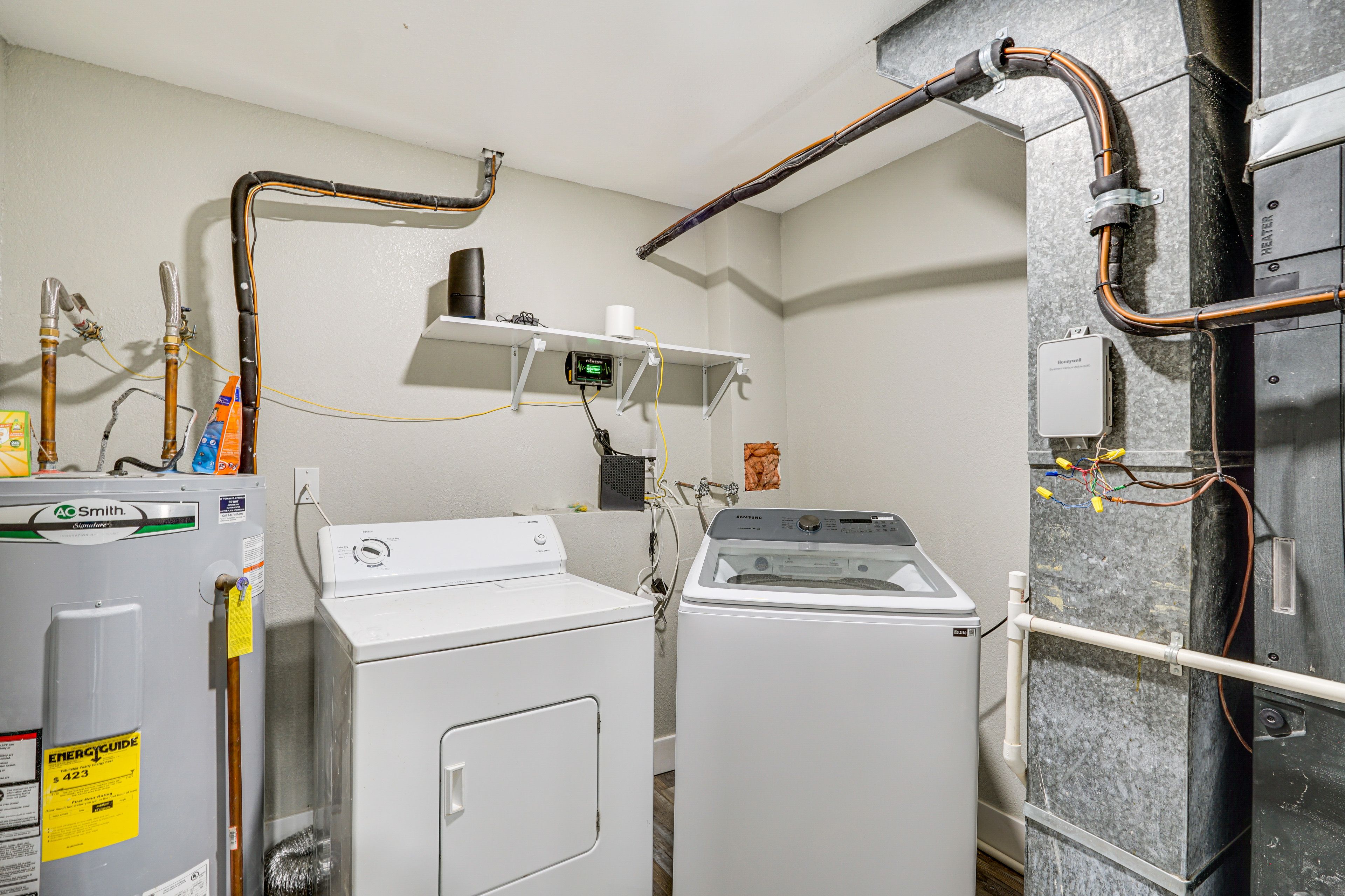 Washer & Dryer | Lower Level