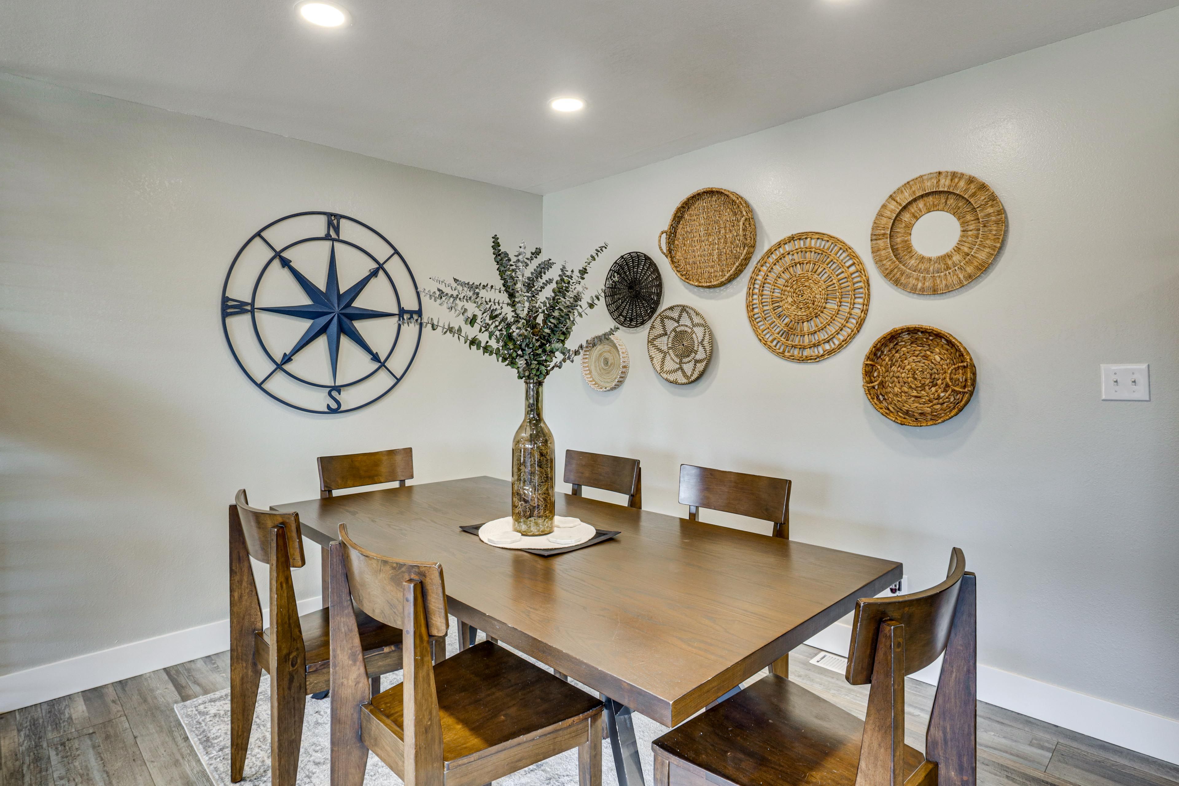 Dining Area | Main Level