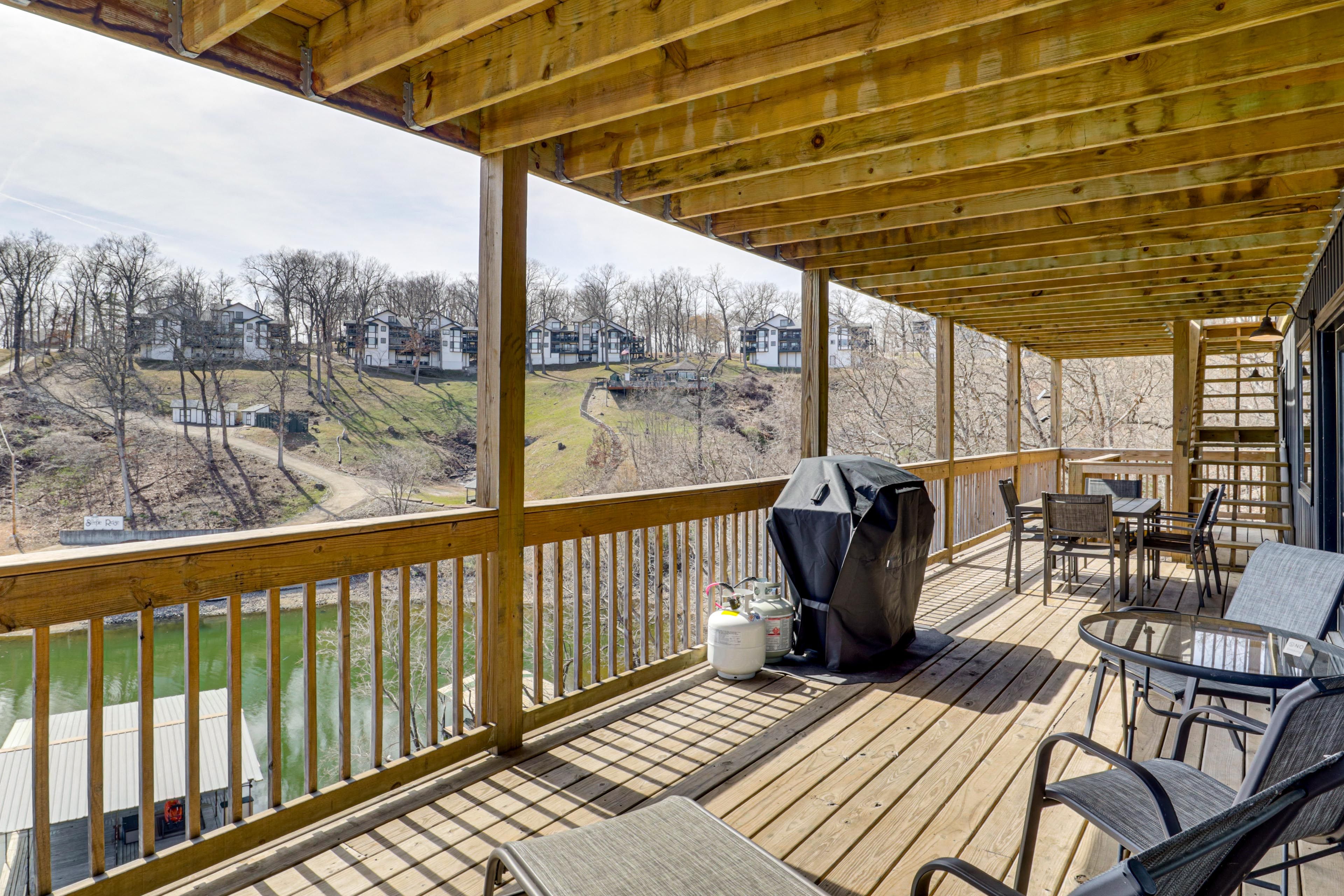 Private Deck | Gas Grill | Outdoor Dining