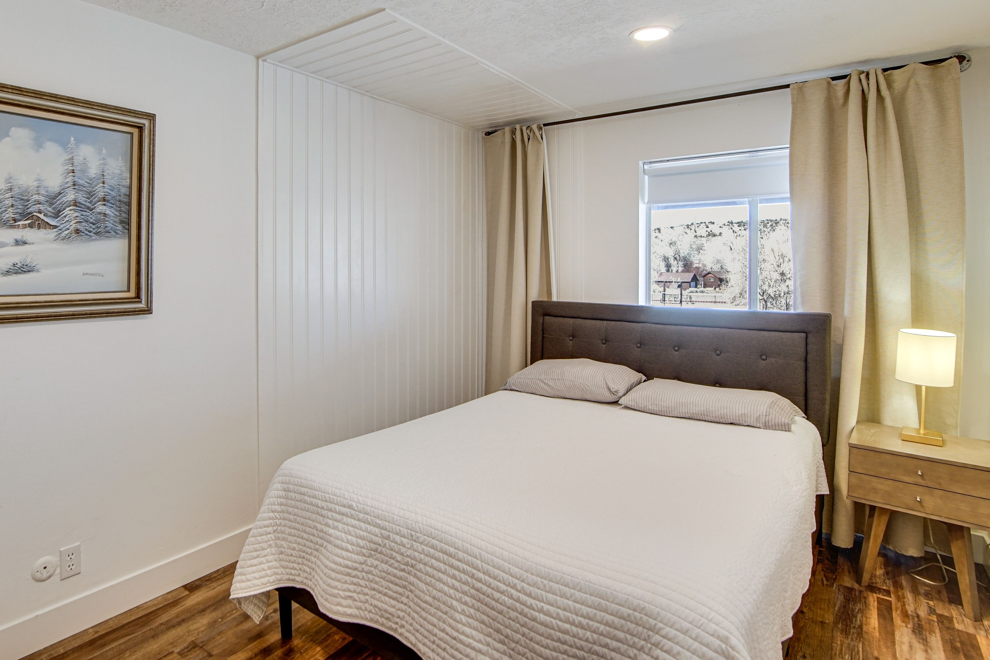 Bedroom 1 | King Bed