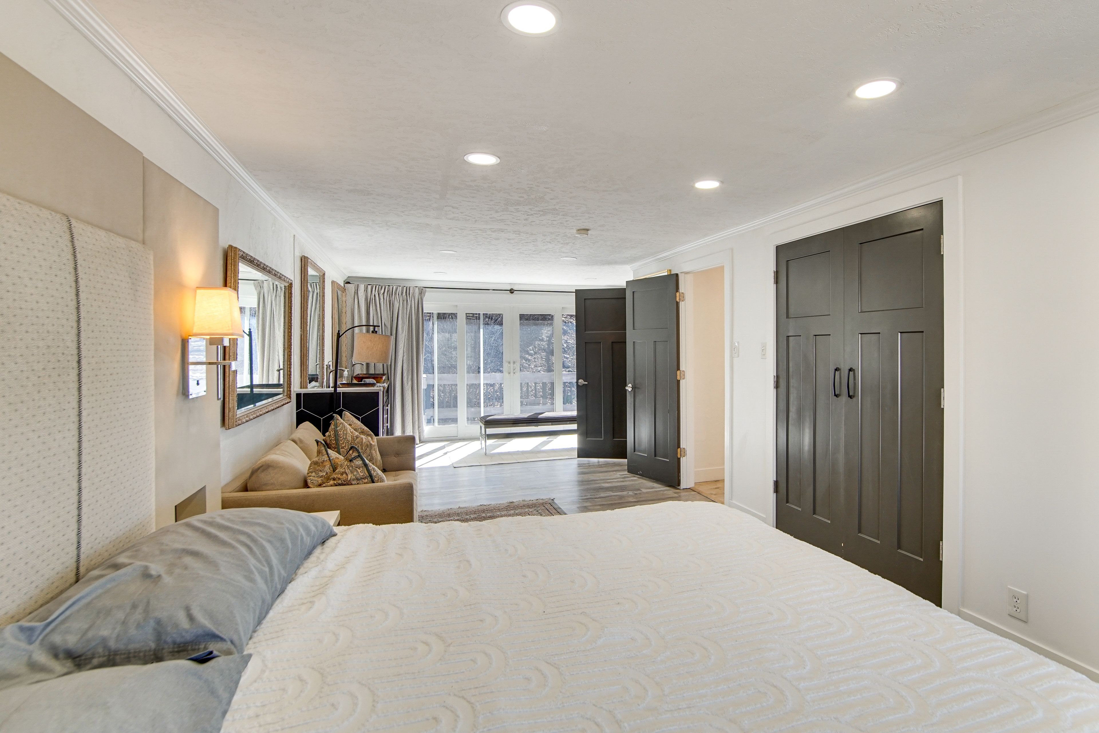 Bedroom 2 | Queen Bed