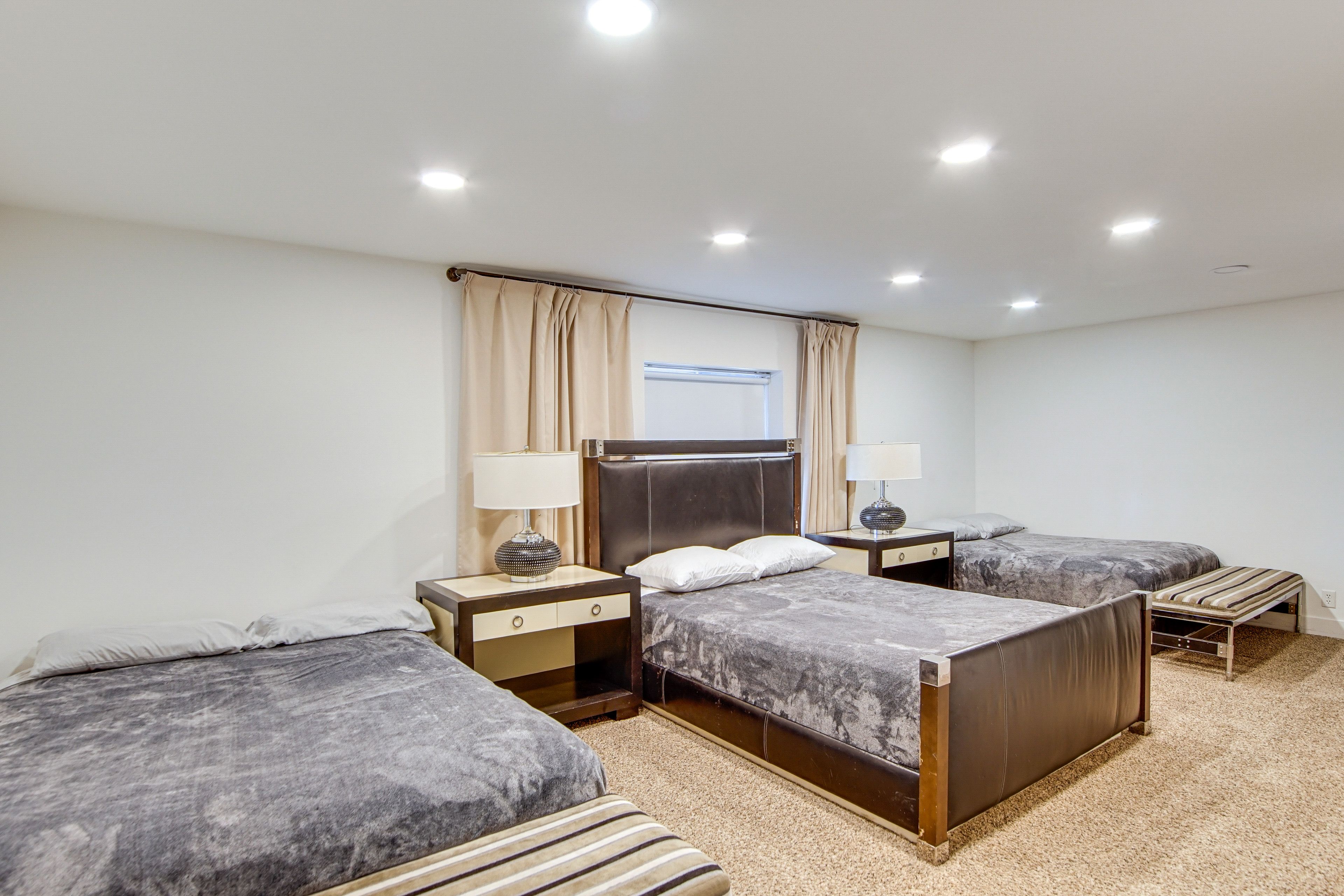 Bedroom 3 | 3 Queen Beds