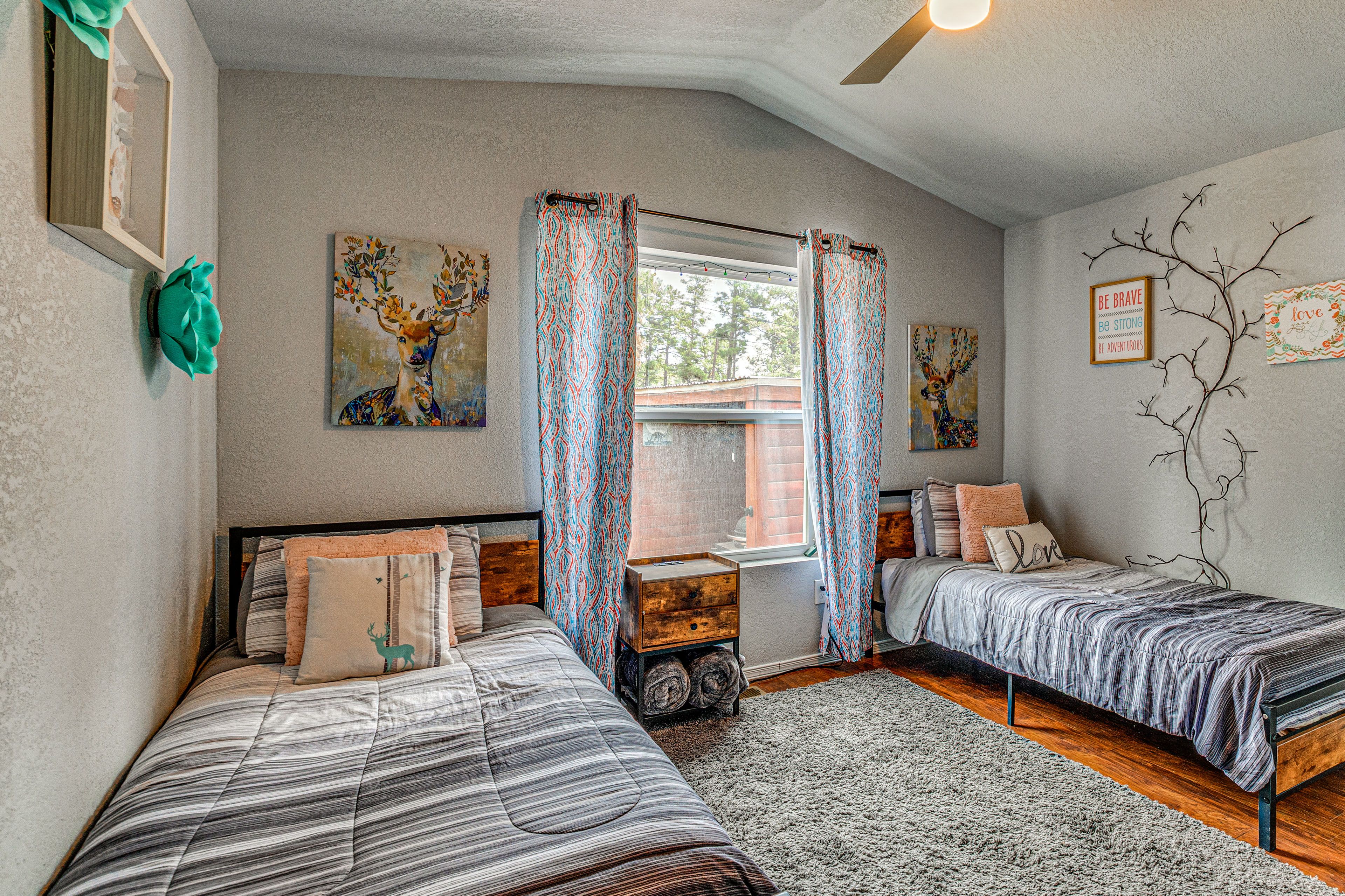 Bedroom 2 | 2 Twin Beds