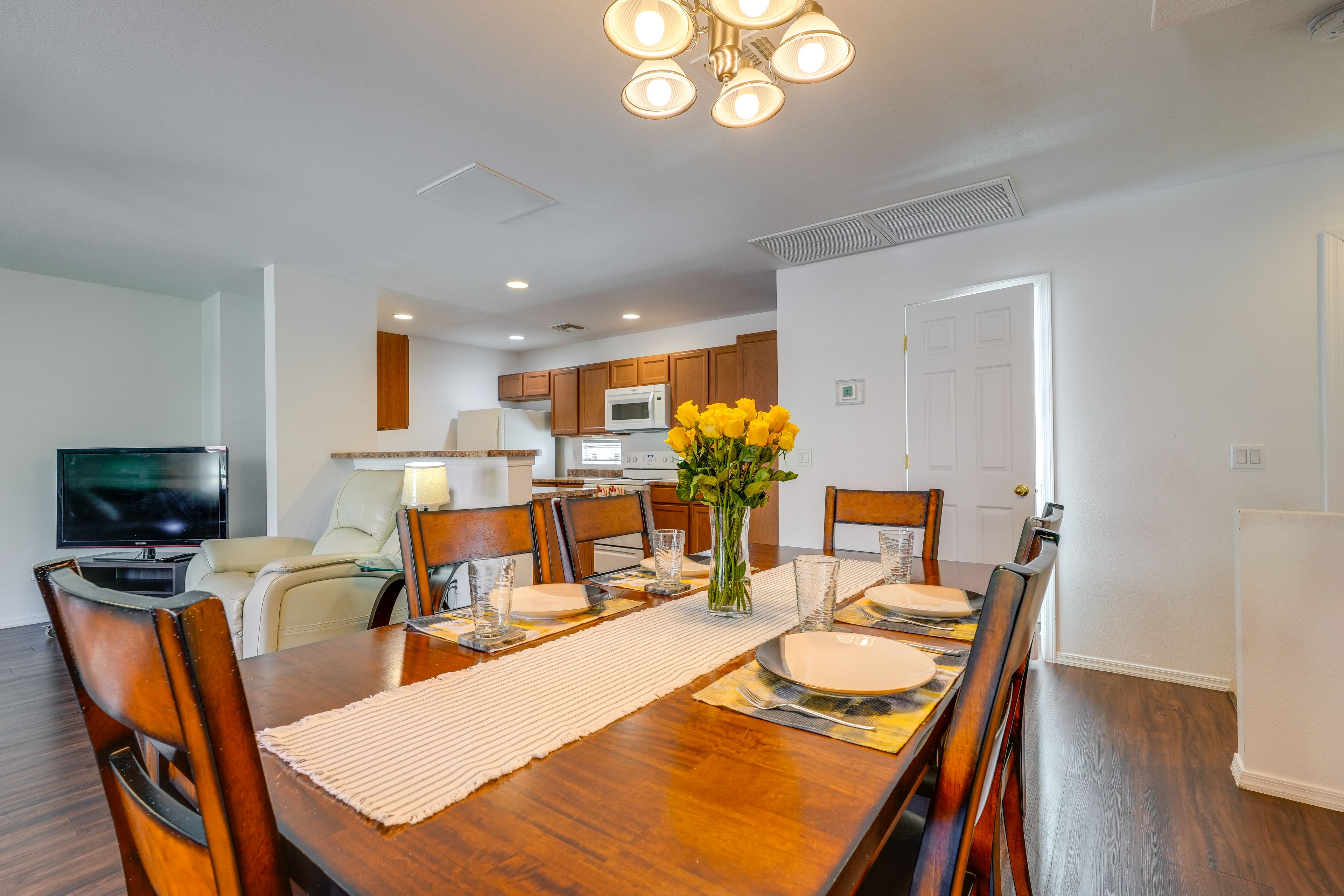 Kitchen | Dining Area