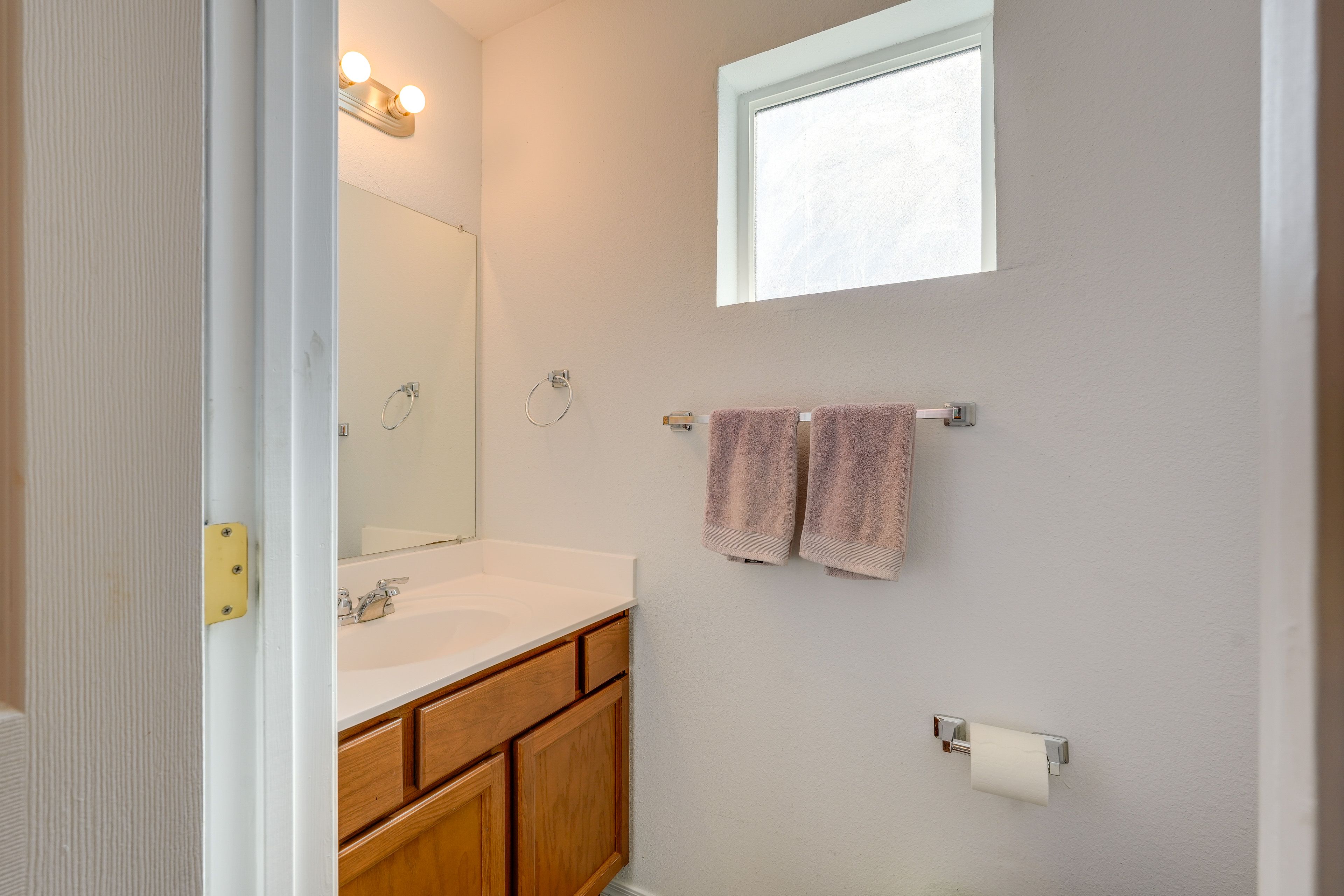 Half Bath | 2nd Floor