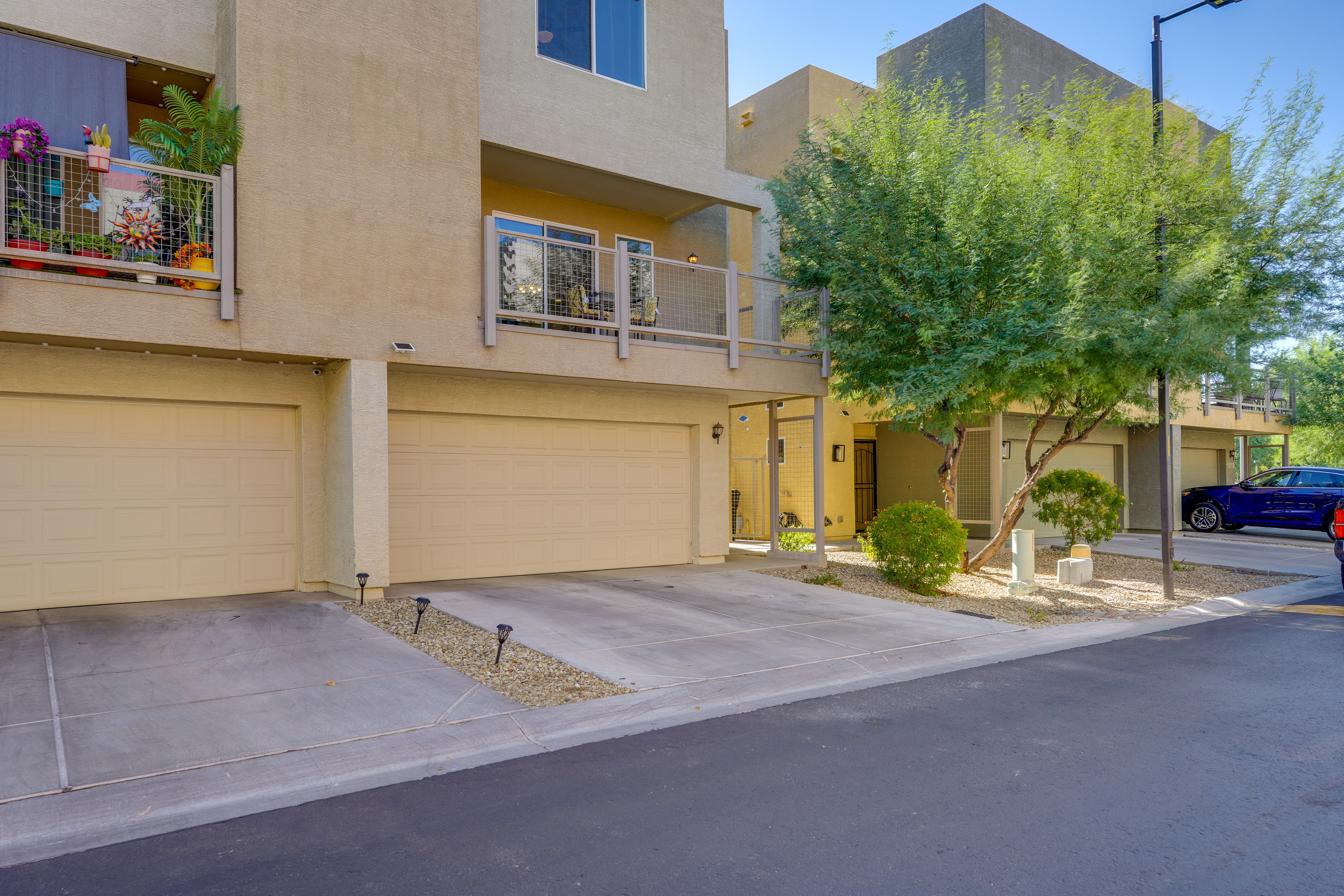 Parking | Driveway (2 Vehicles) | Shared Garage (1 Vehicle) | Street
