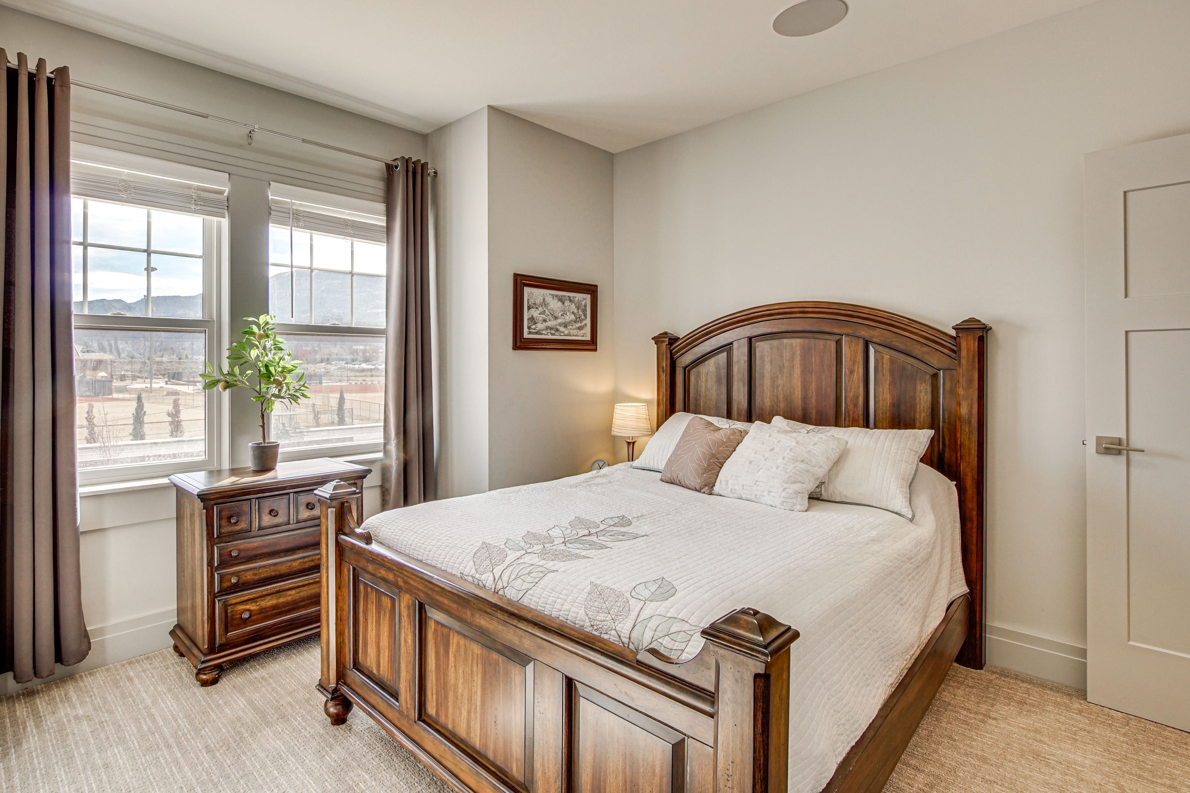 Bedroom 2 | Queen Bed | 2nd Floor