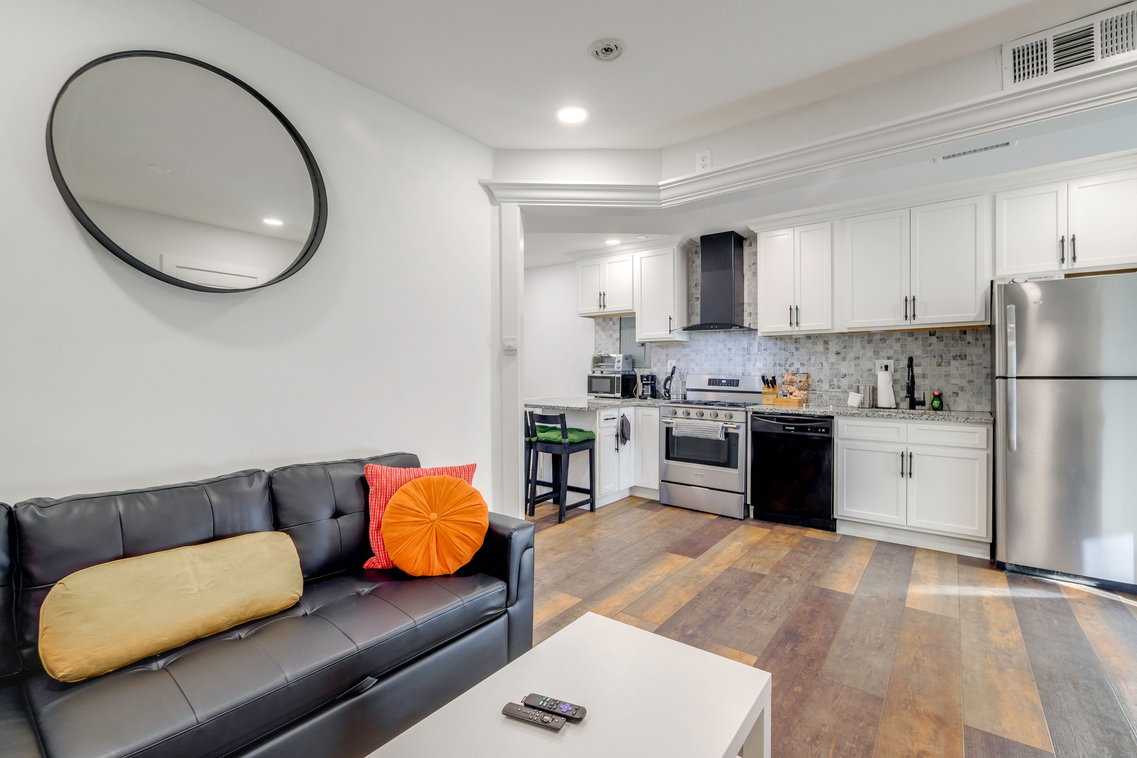 Washington Vacation Rental | 2BR | 1BA | 890 Sq Ft