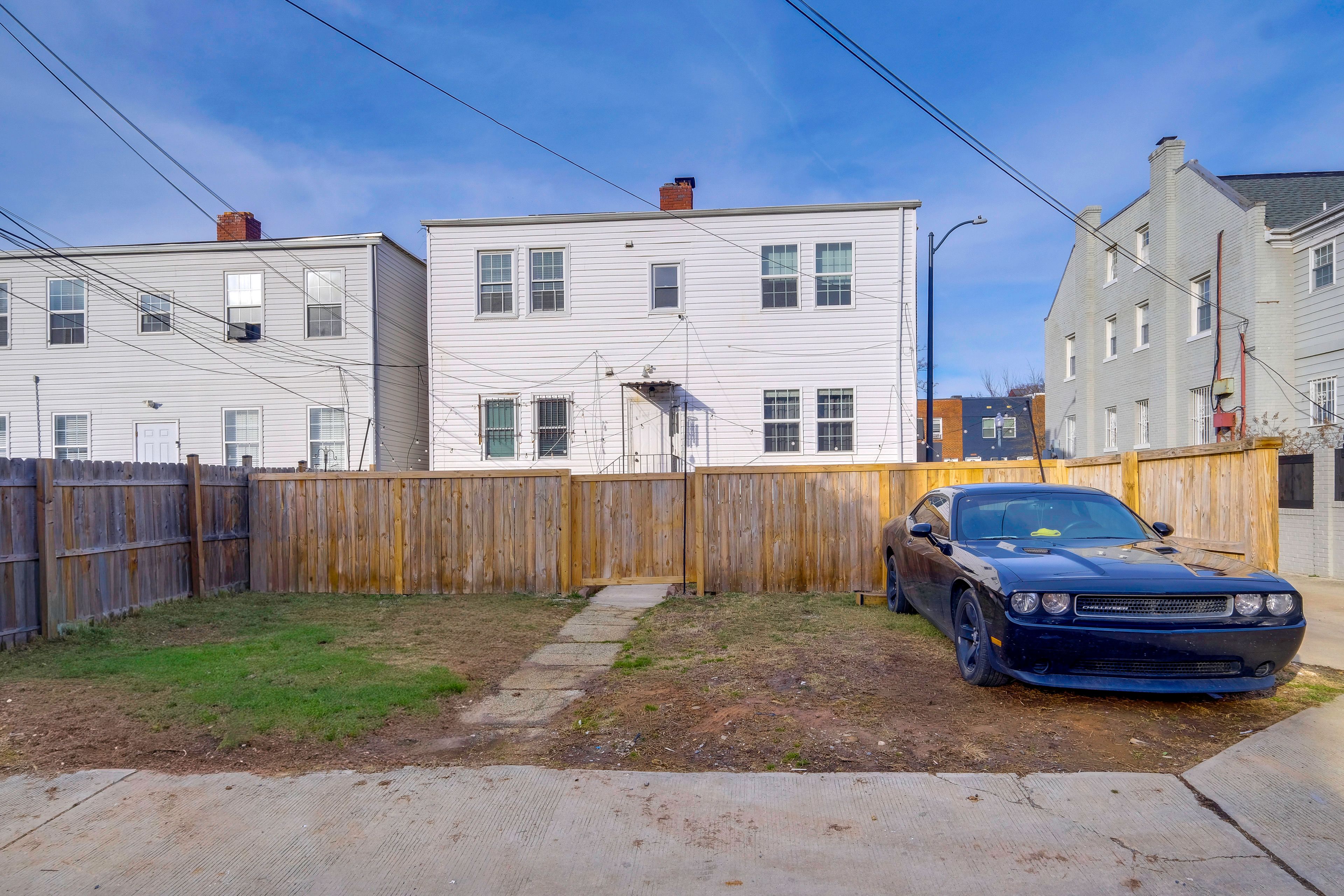 Parking Spot (1 Vehicle)