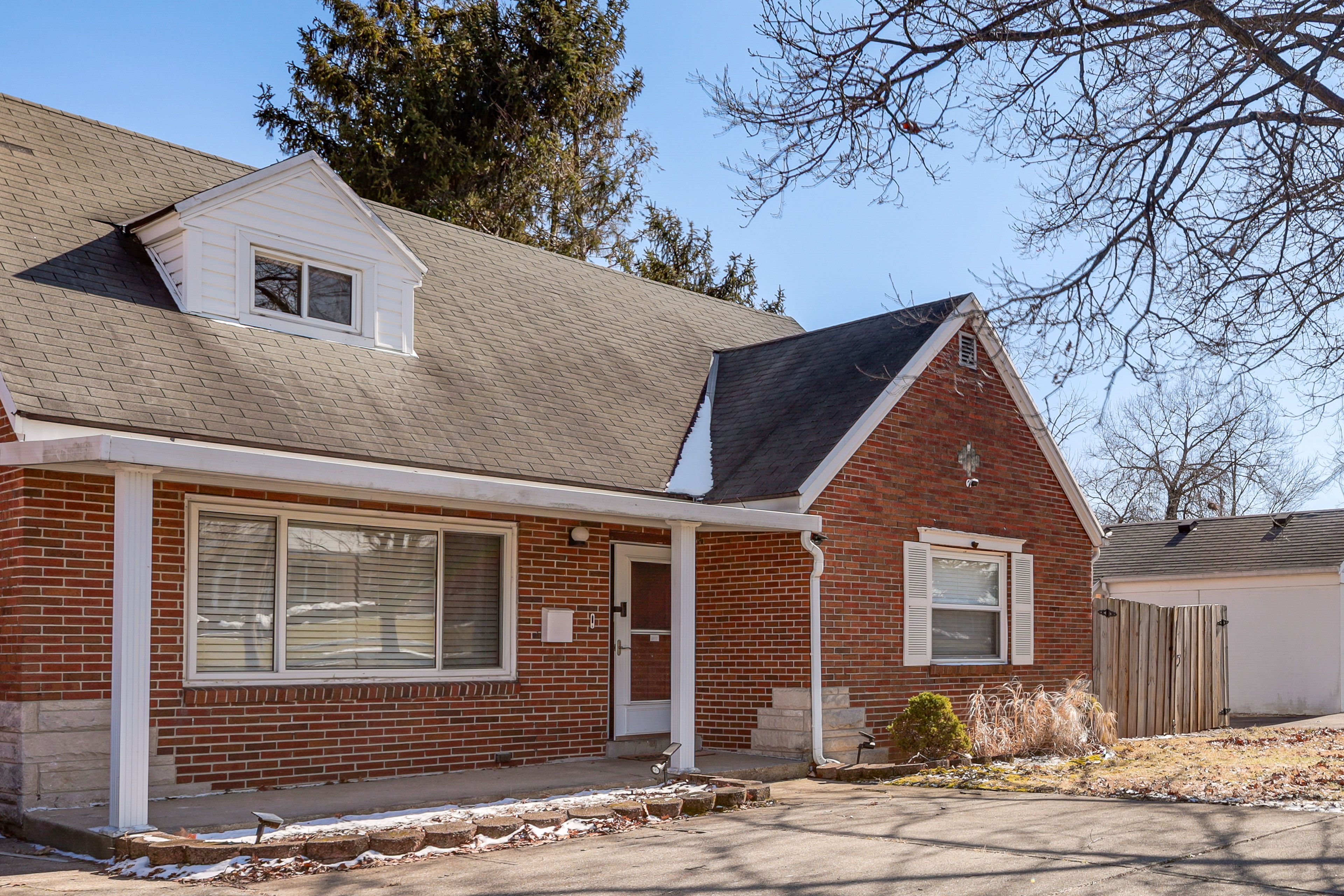 Shared Driveway Parking | 1 Vehicle