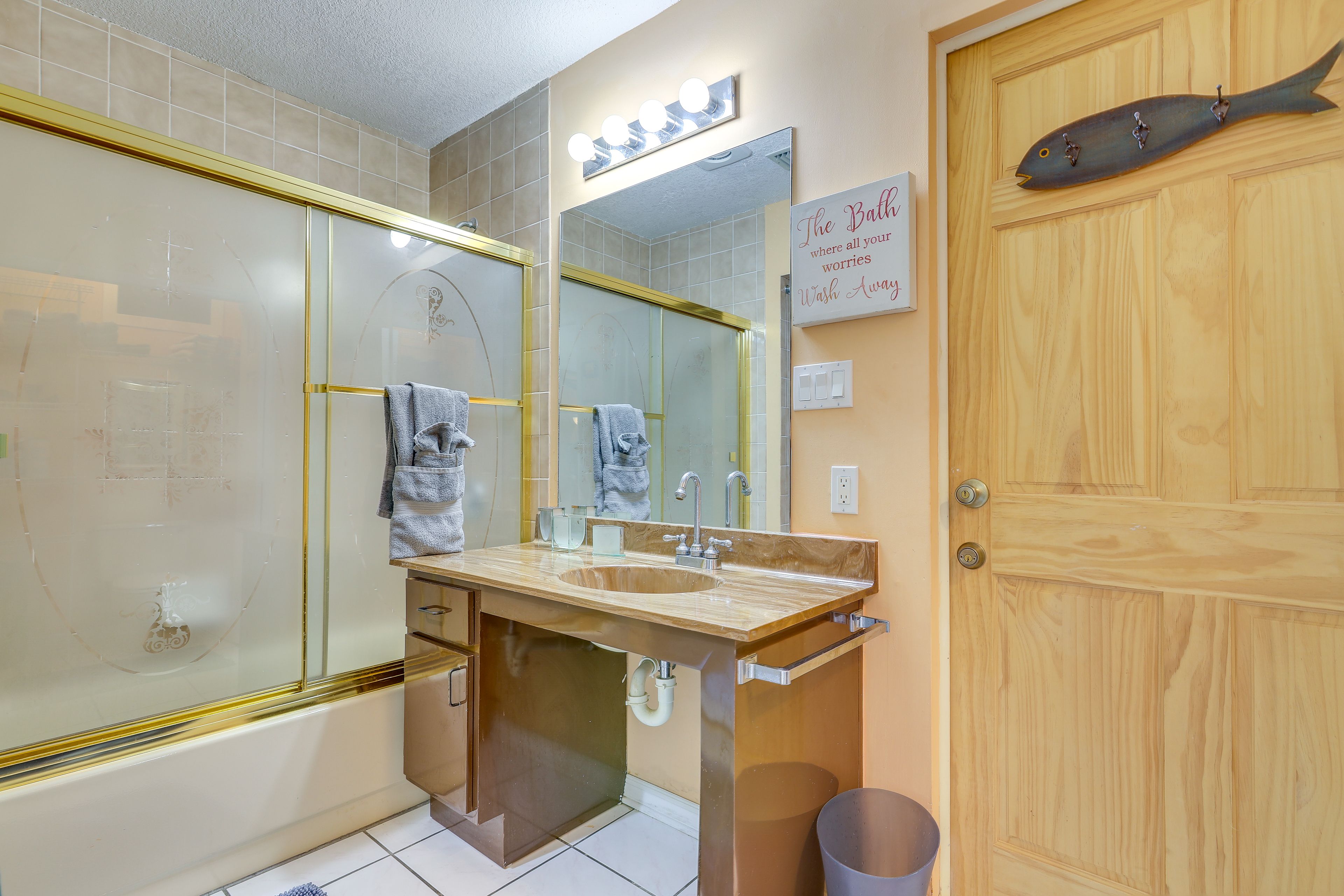 Full Bathroom