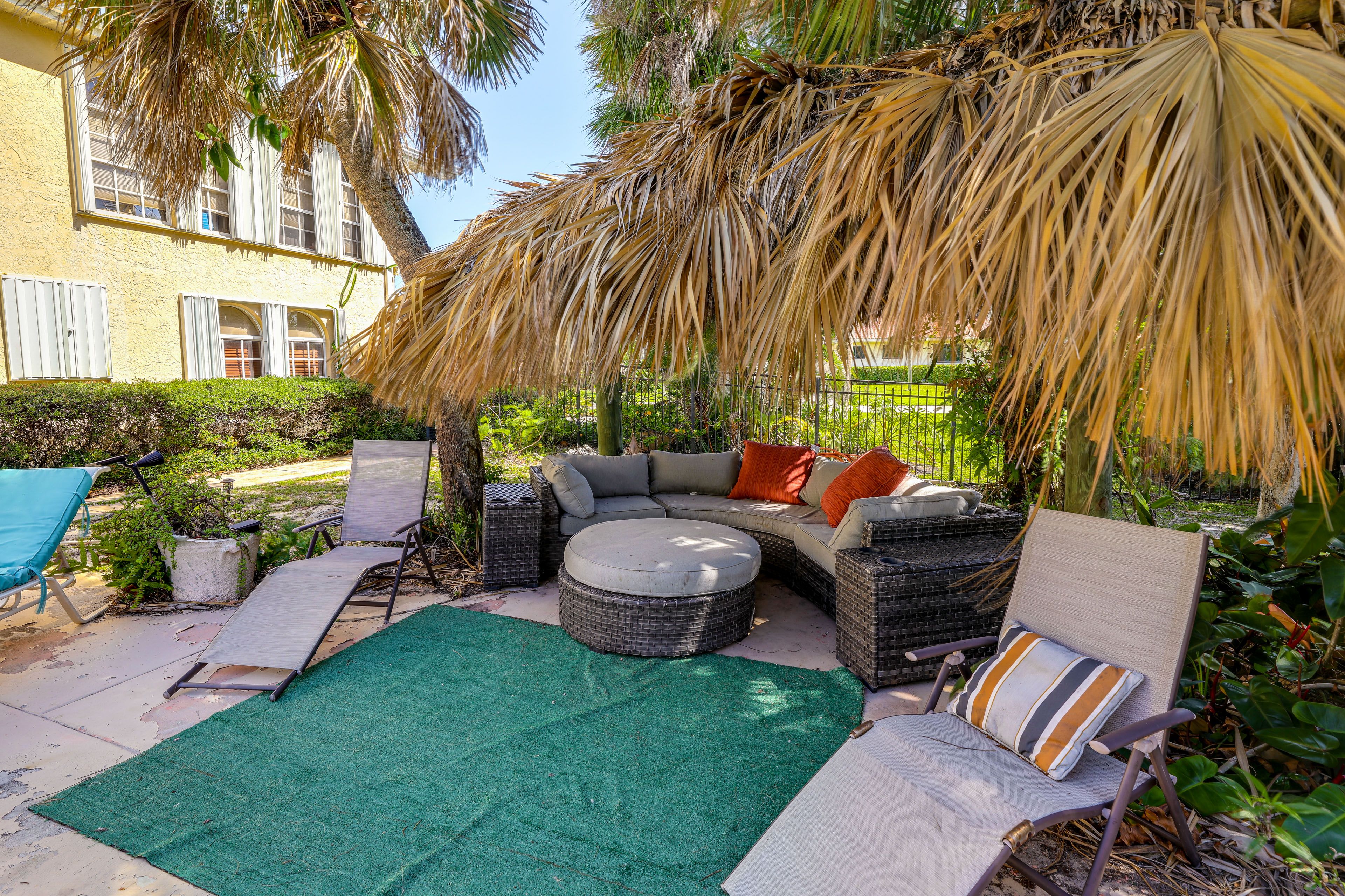 Exterior | Private Pool | Lounge Area