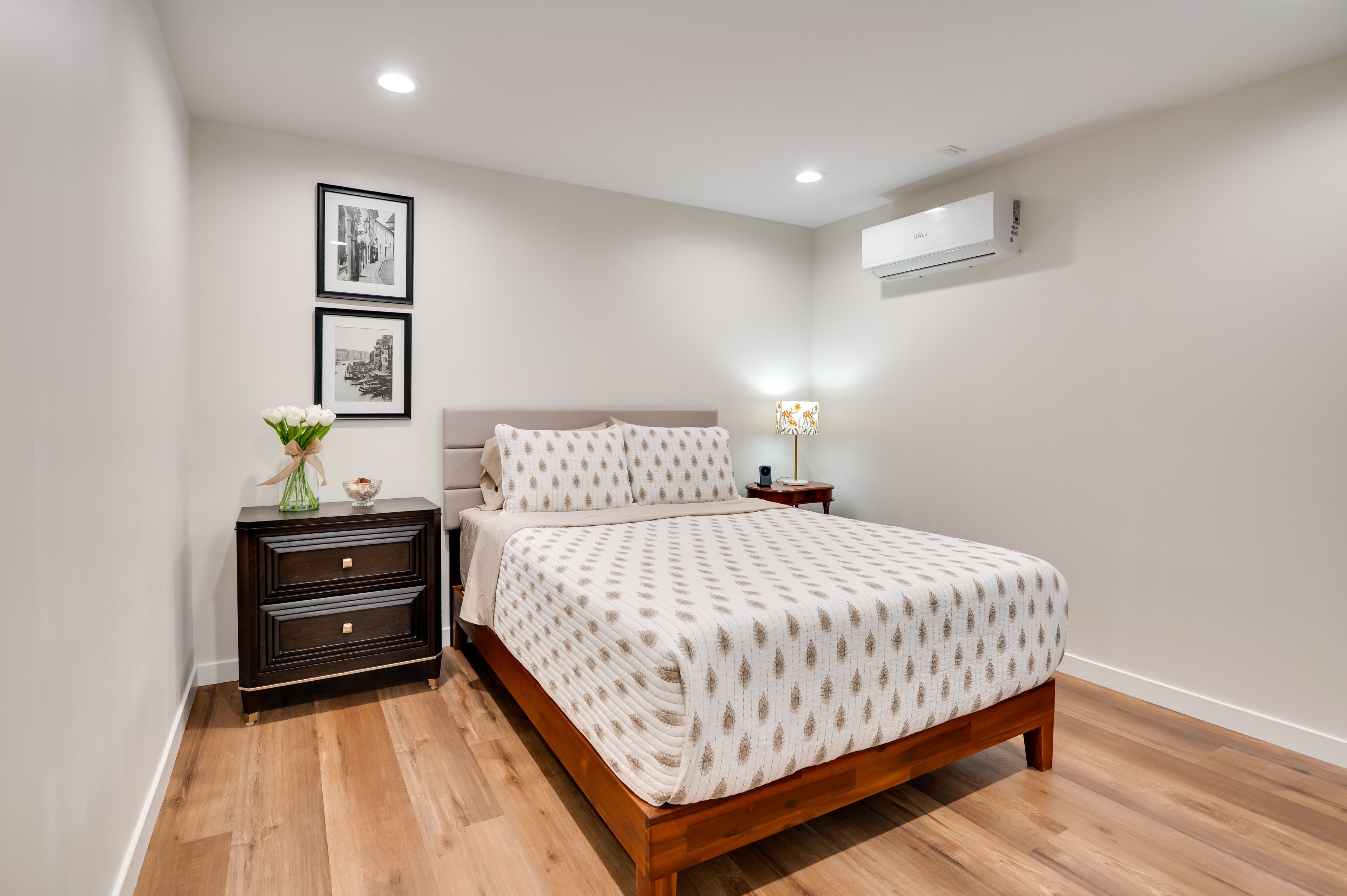 Bedroom 1 | Queen Bed