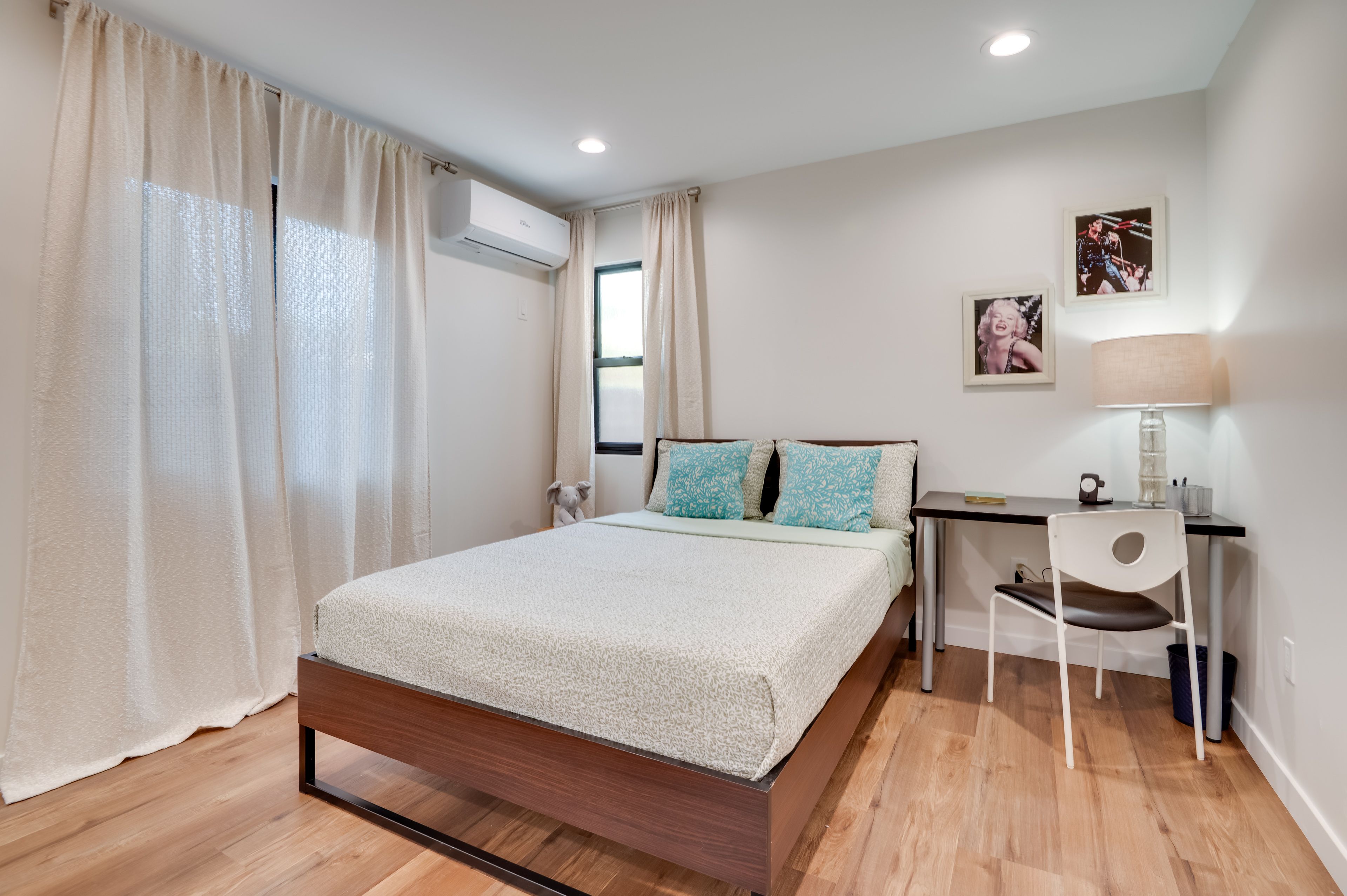 Bedroom 2 | Queen Bed