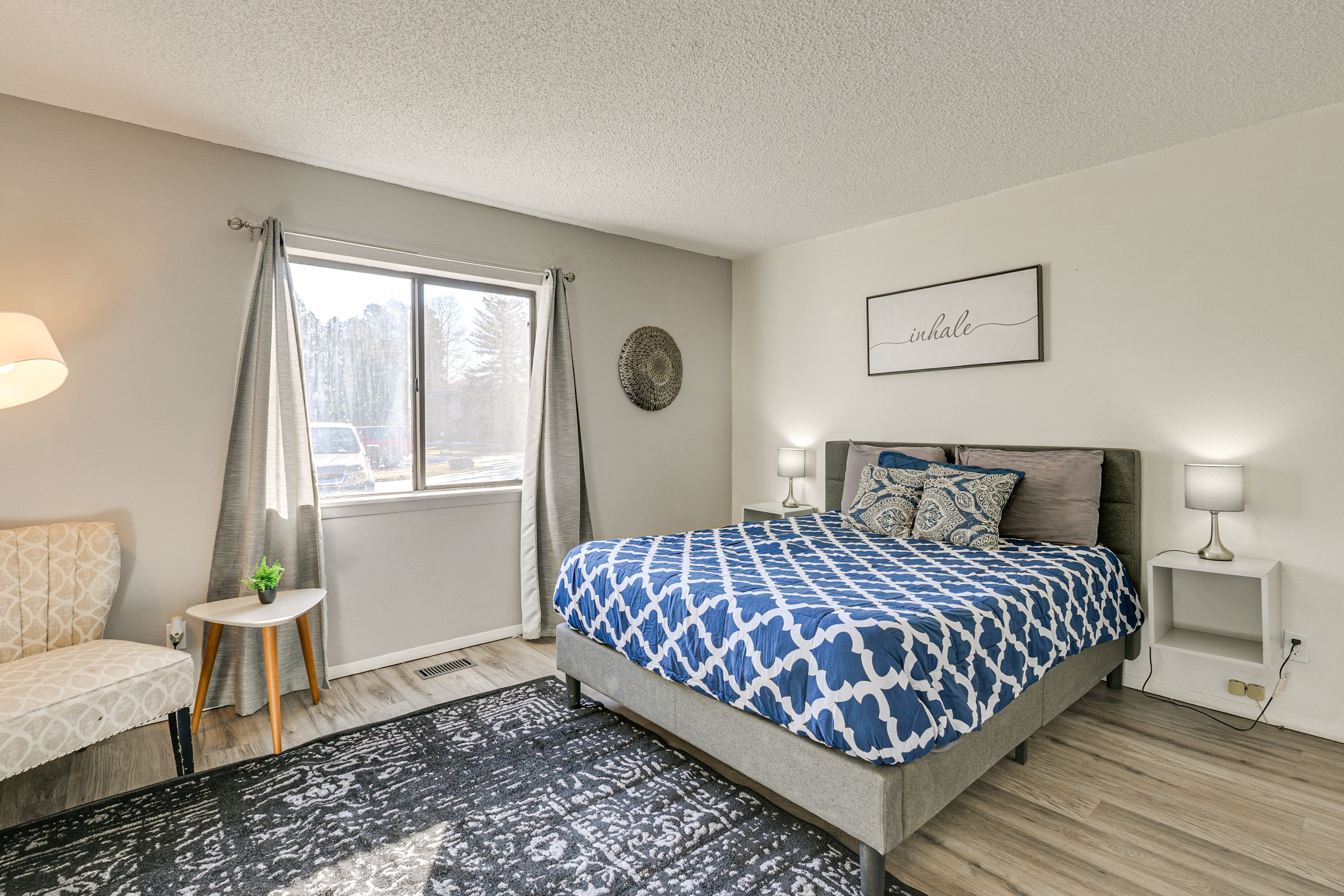 Bedroom 1 | Queen Bed | 1st Floor