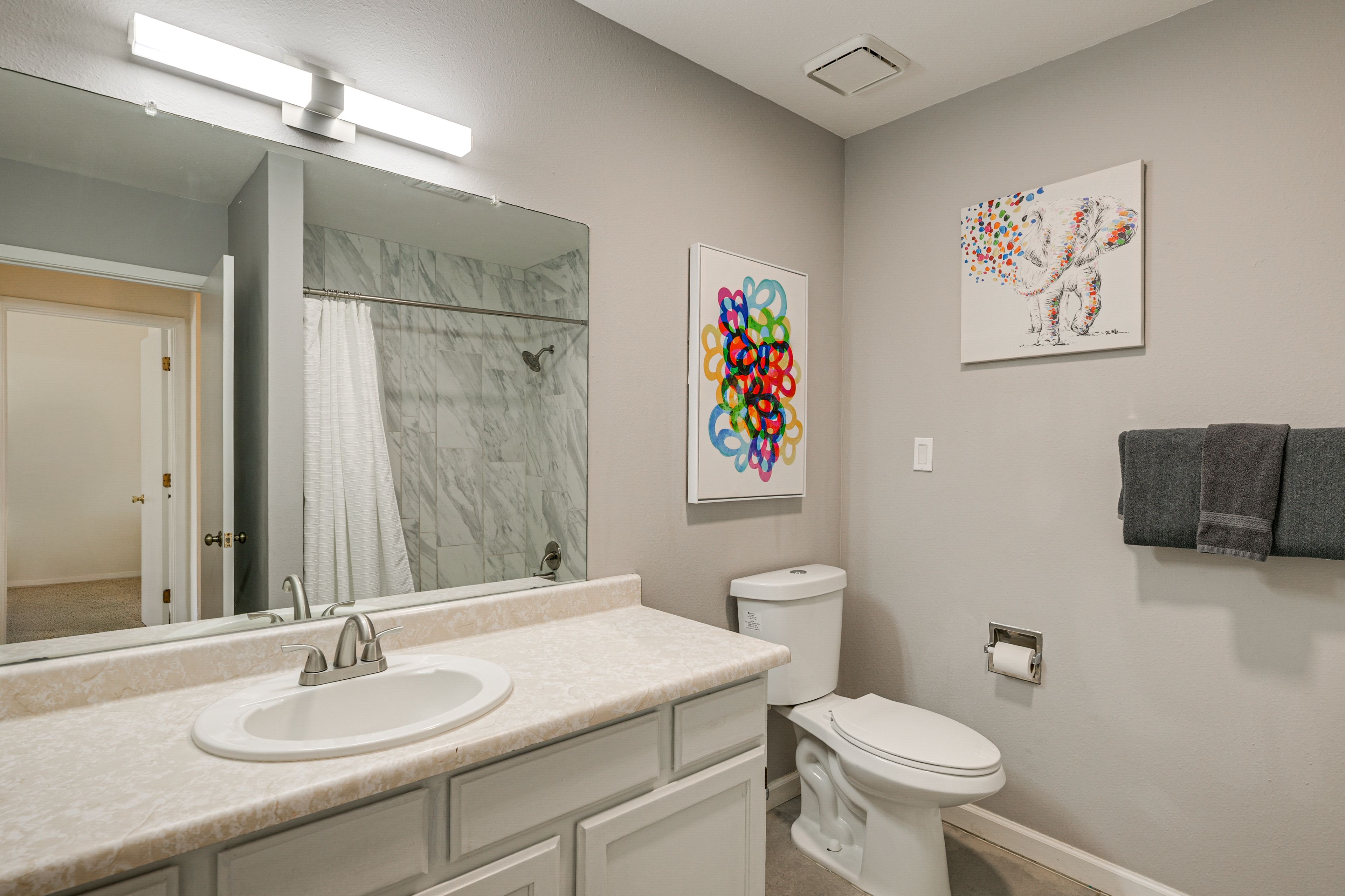 Full Bathroom | 2nd Floor