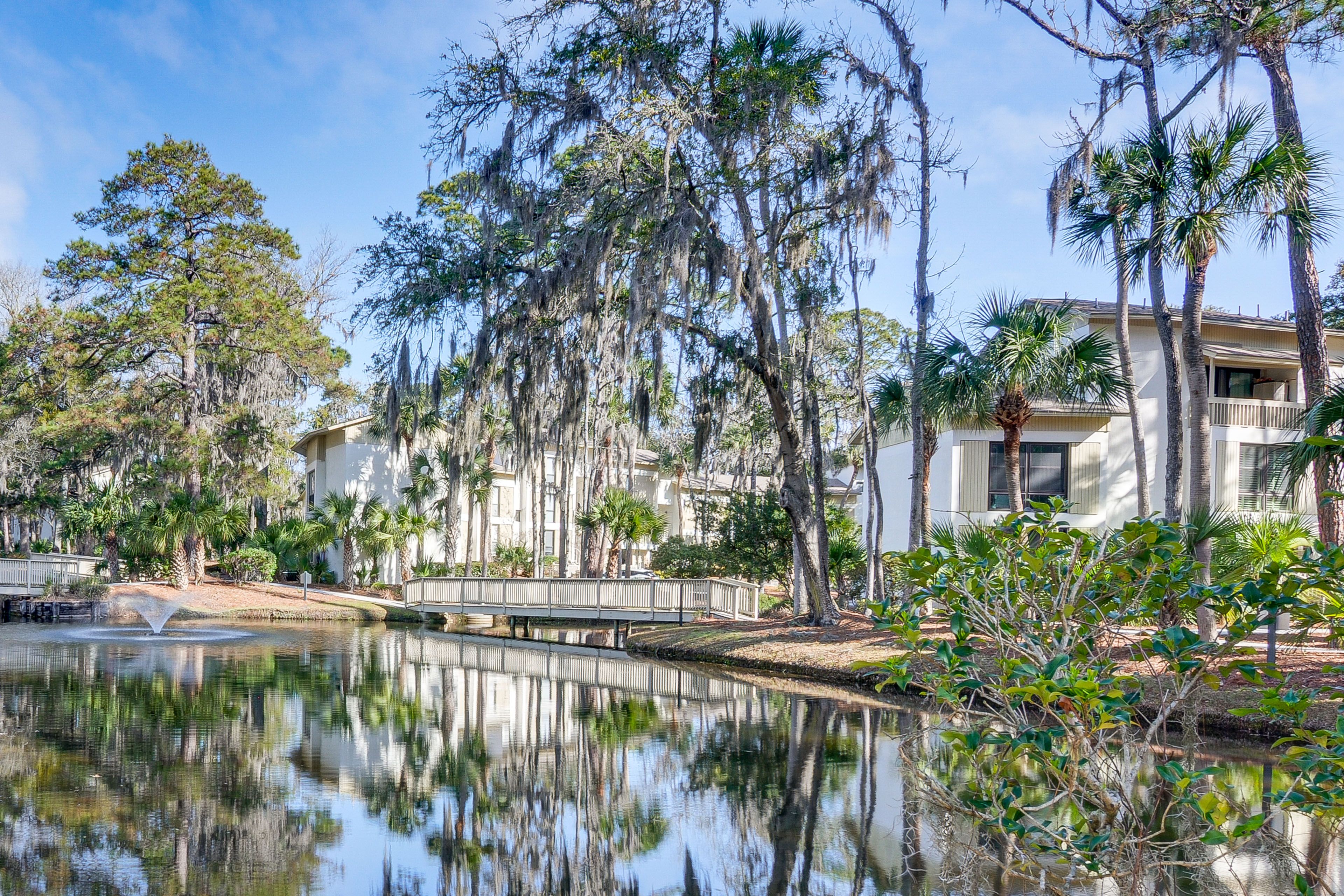 Community Overview | Walking Distance to Beach Access