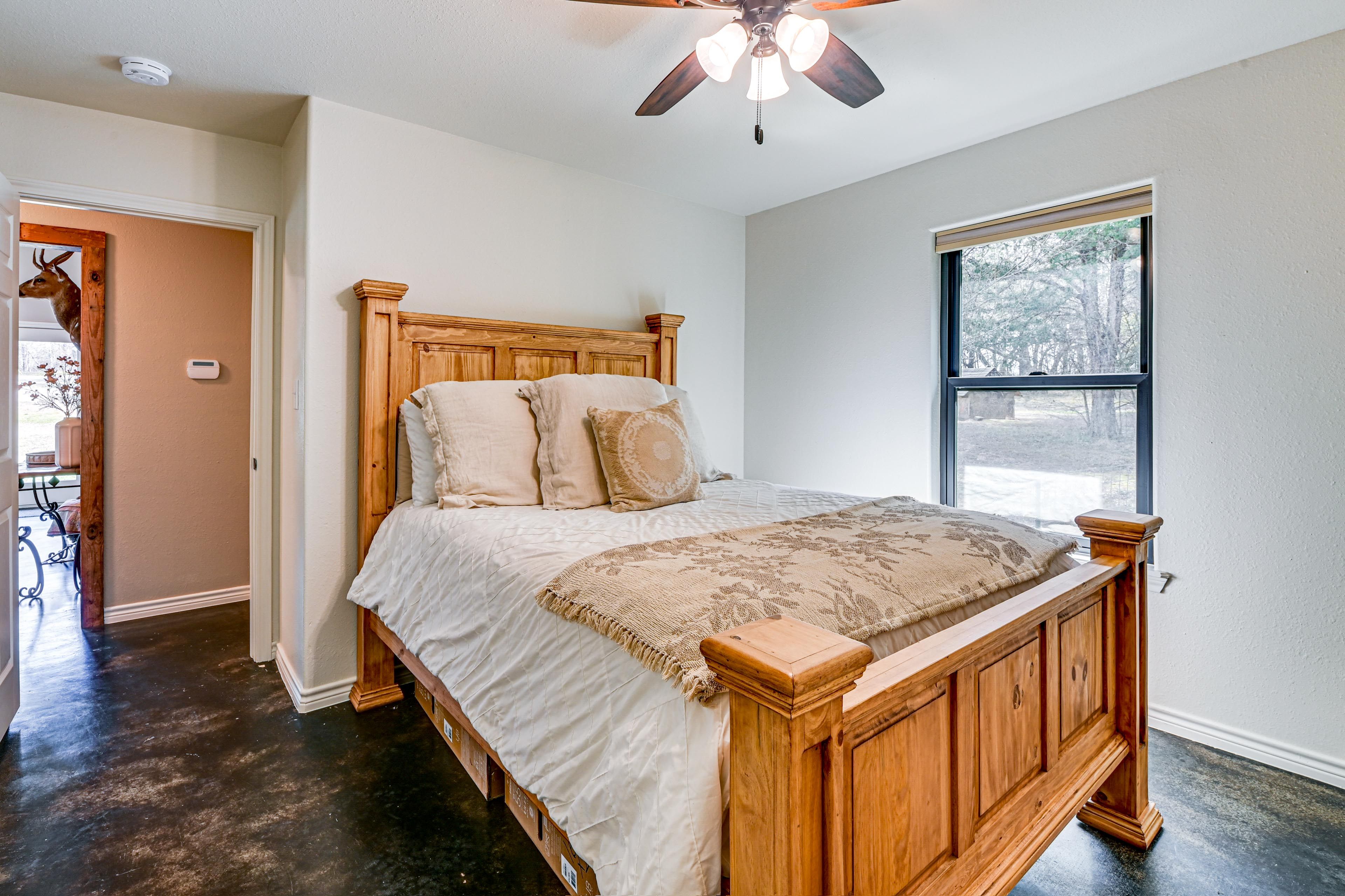 Bedroom 2 | Queen Bed